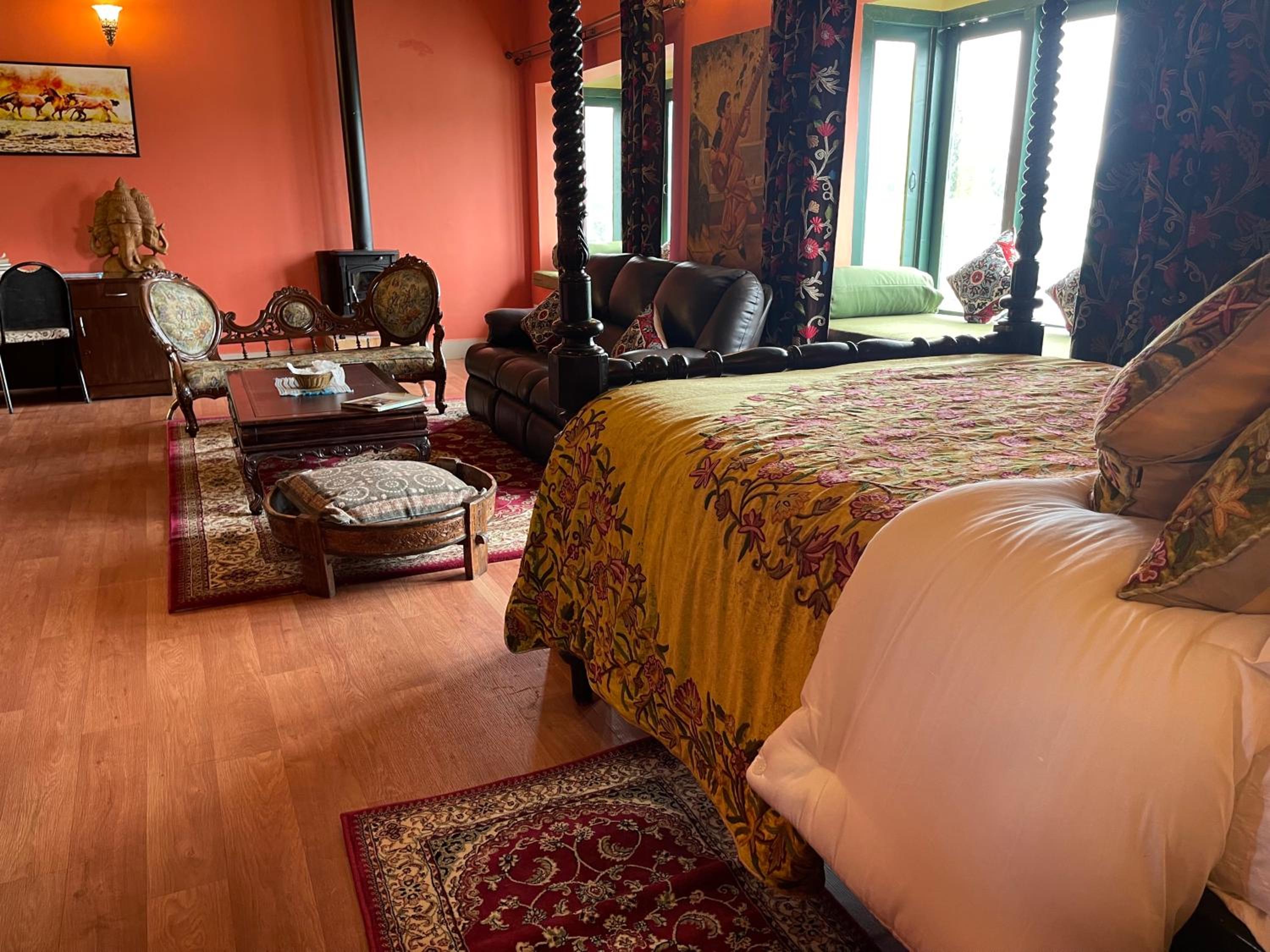Deluxe Family Room - Photo 11