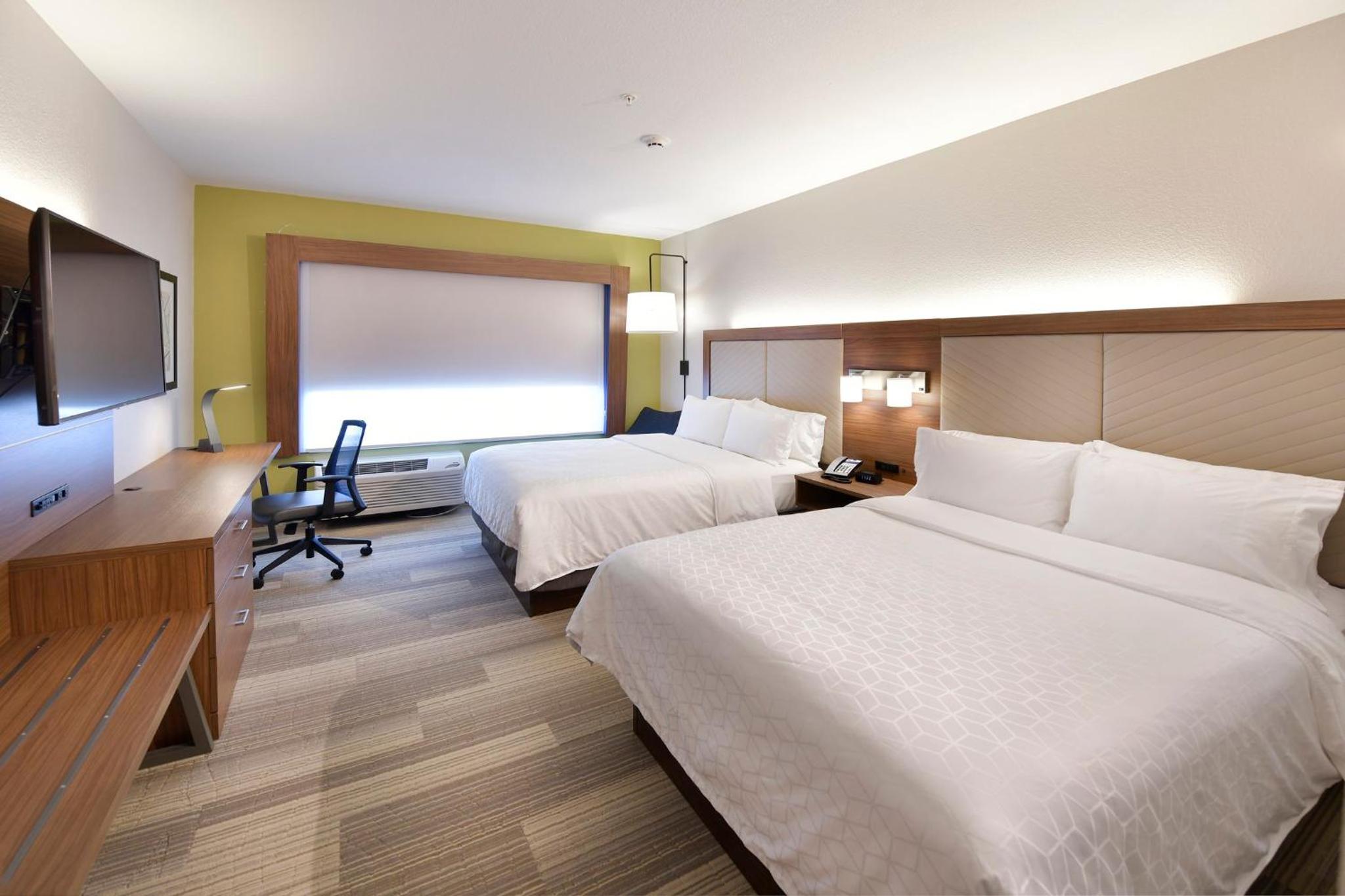 Standard Queen Room with Two Queen Beds