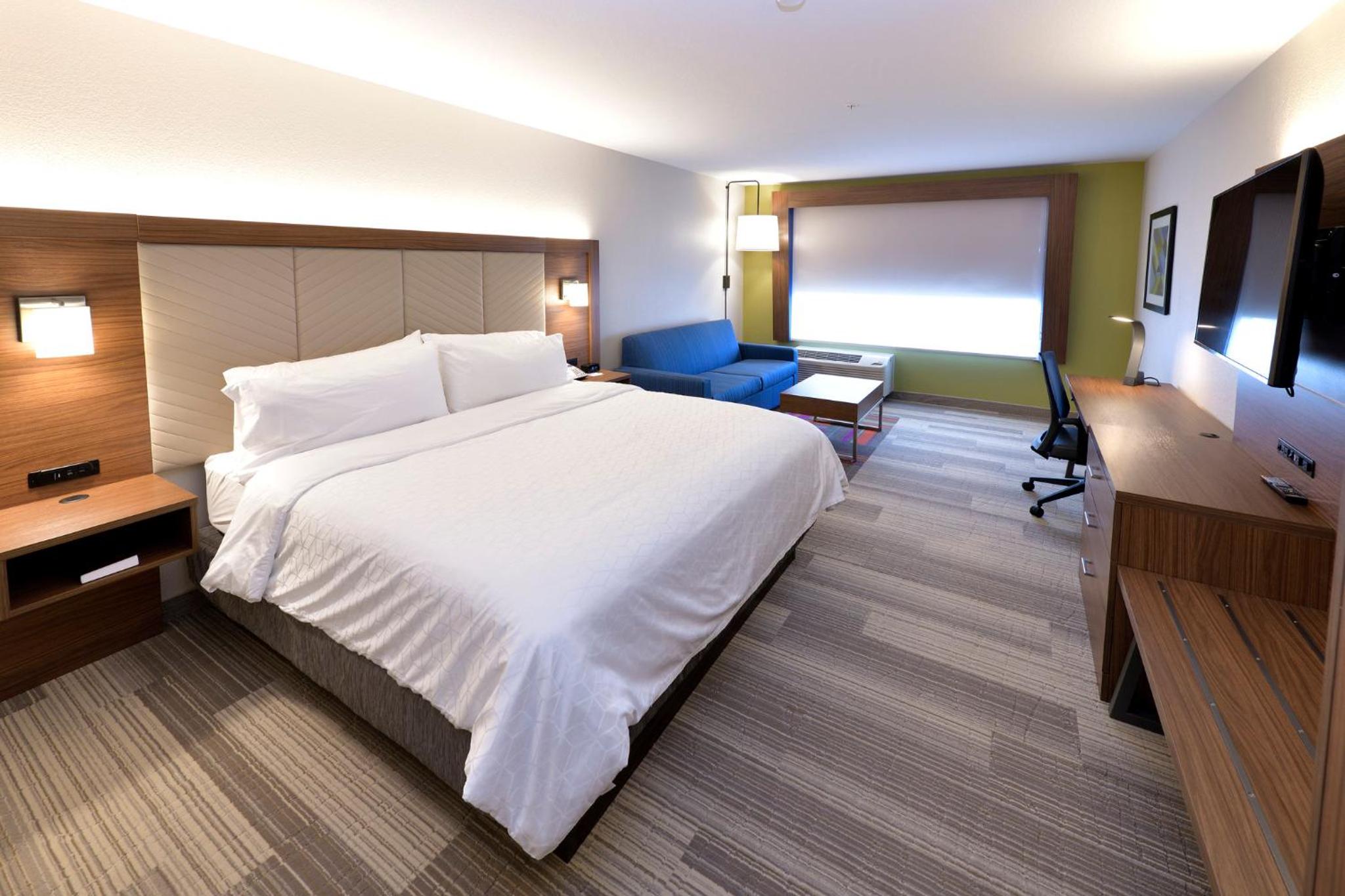 Standard King Room with Sofa Bed