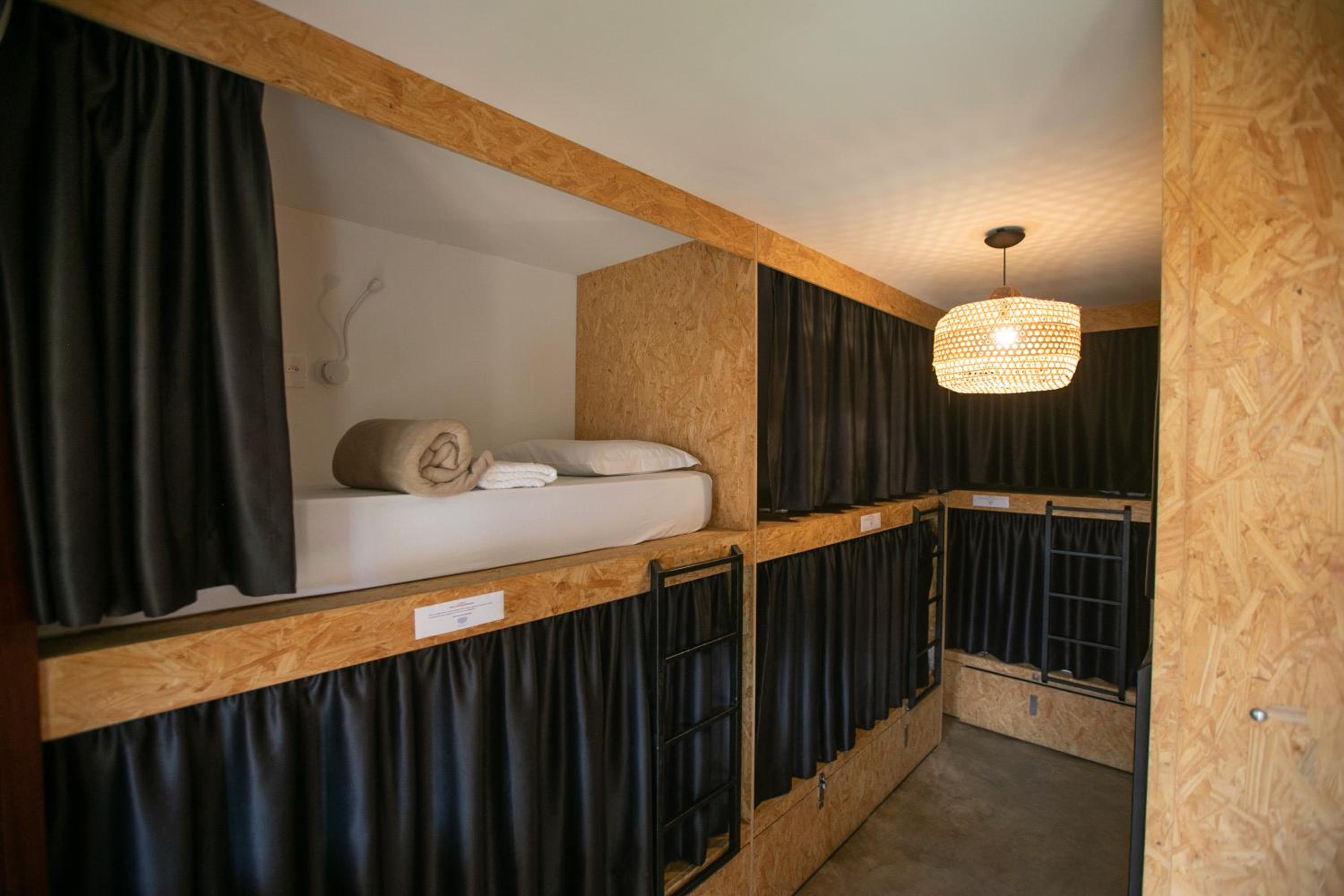 Bed in 8-Bed Female Dormitory Room photo 1