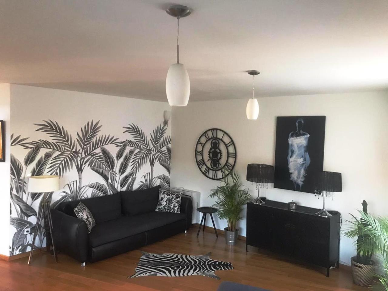Villa com Piscina Privada