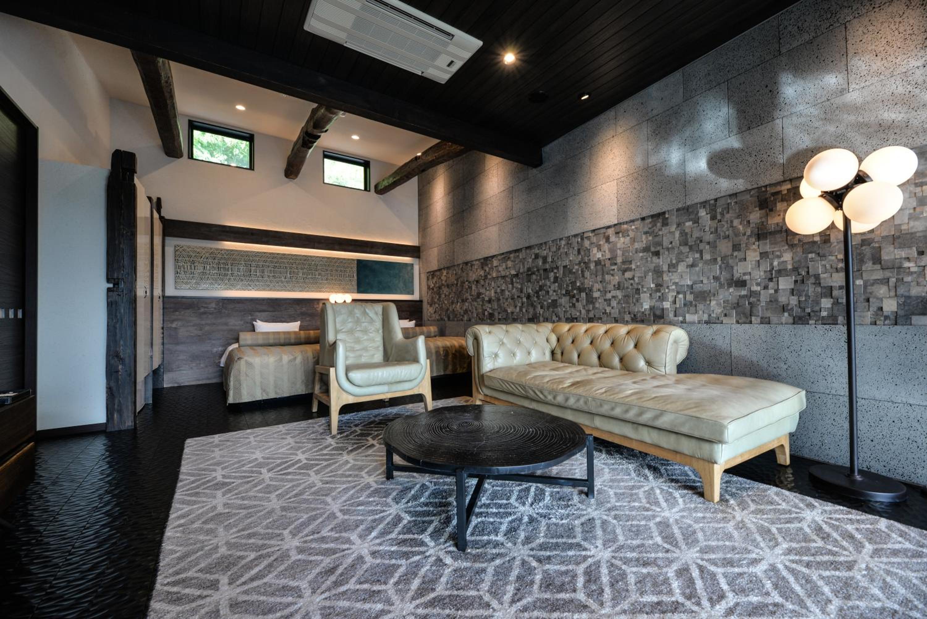 Suite with Spa Bath - Photo 12