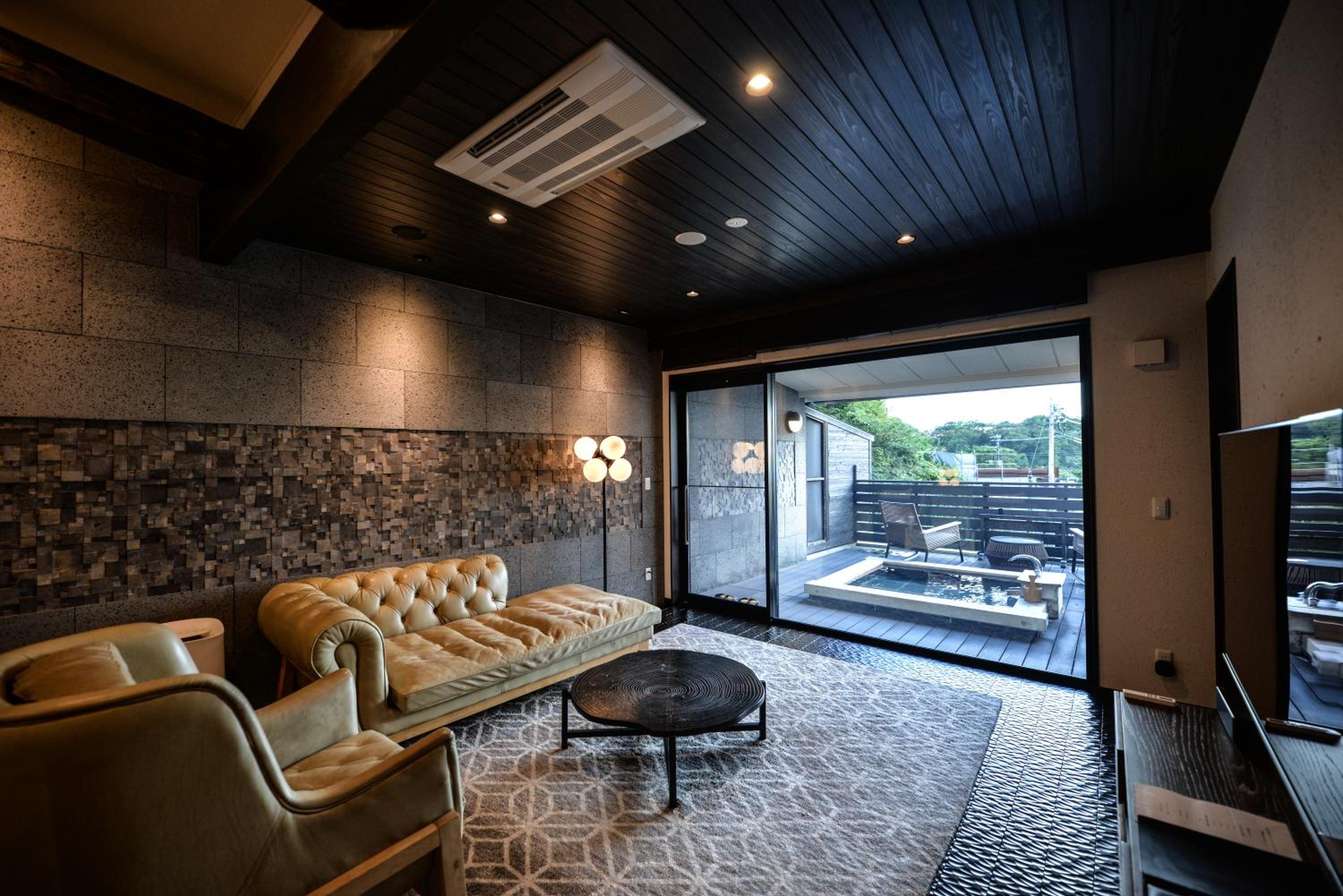 Suite with Spa Bath - Photo 17