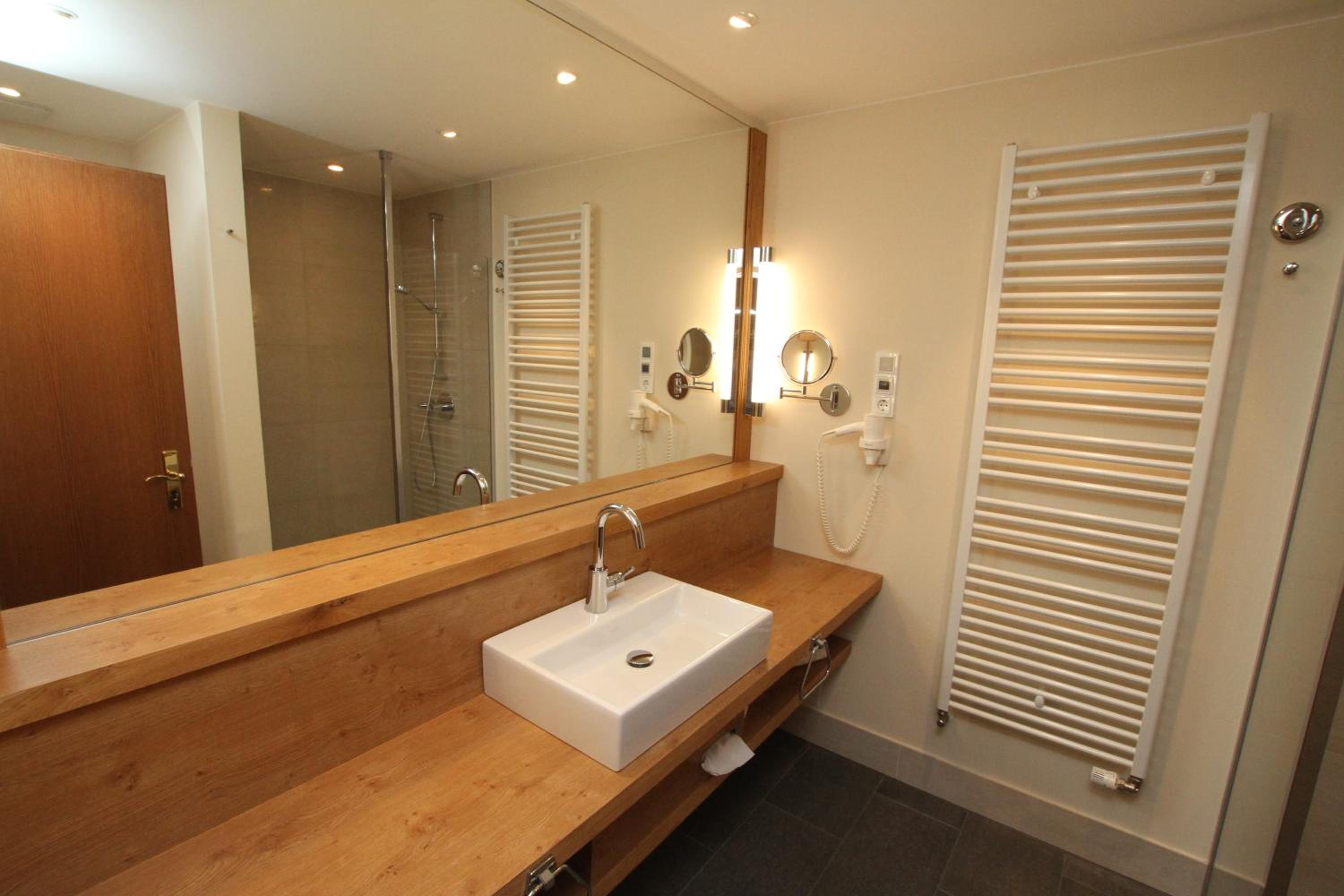 Double Room with Mountain View and Balcony - Hunau  photo 3