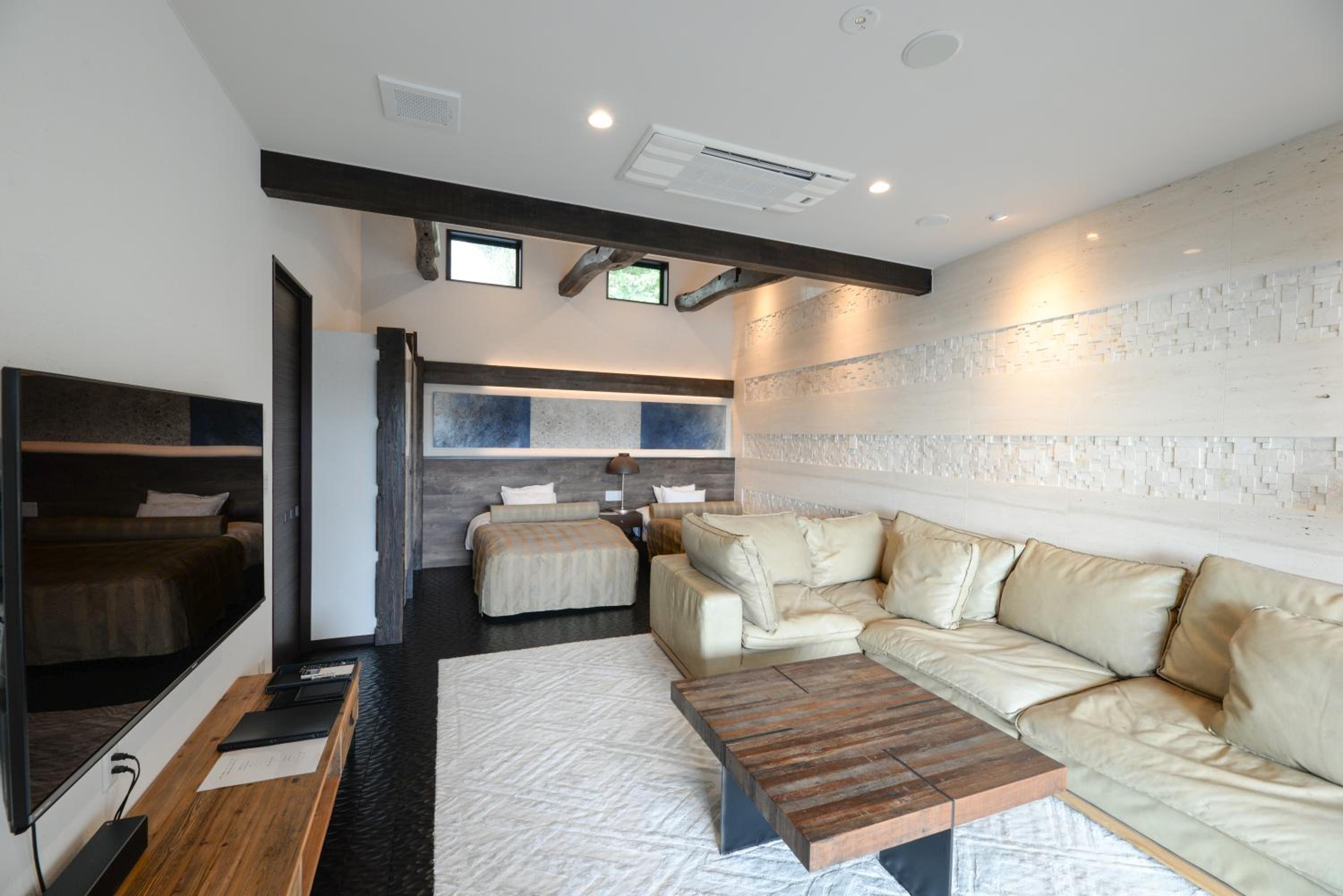 Suite with Spa Bath photo 3