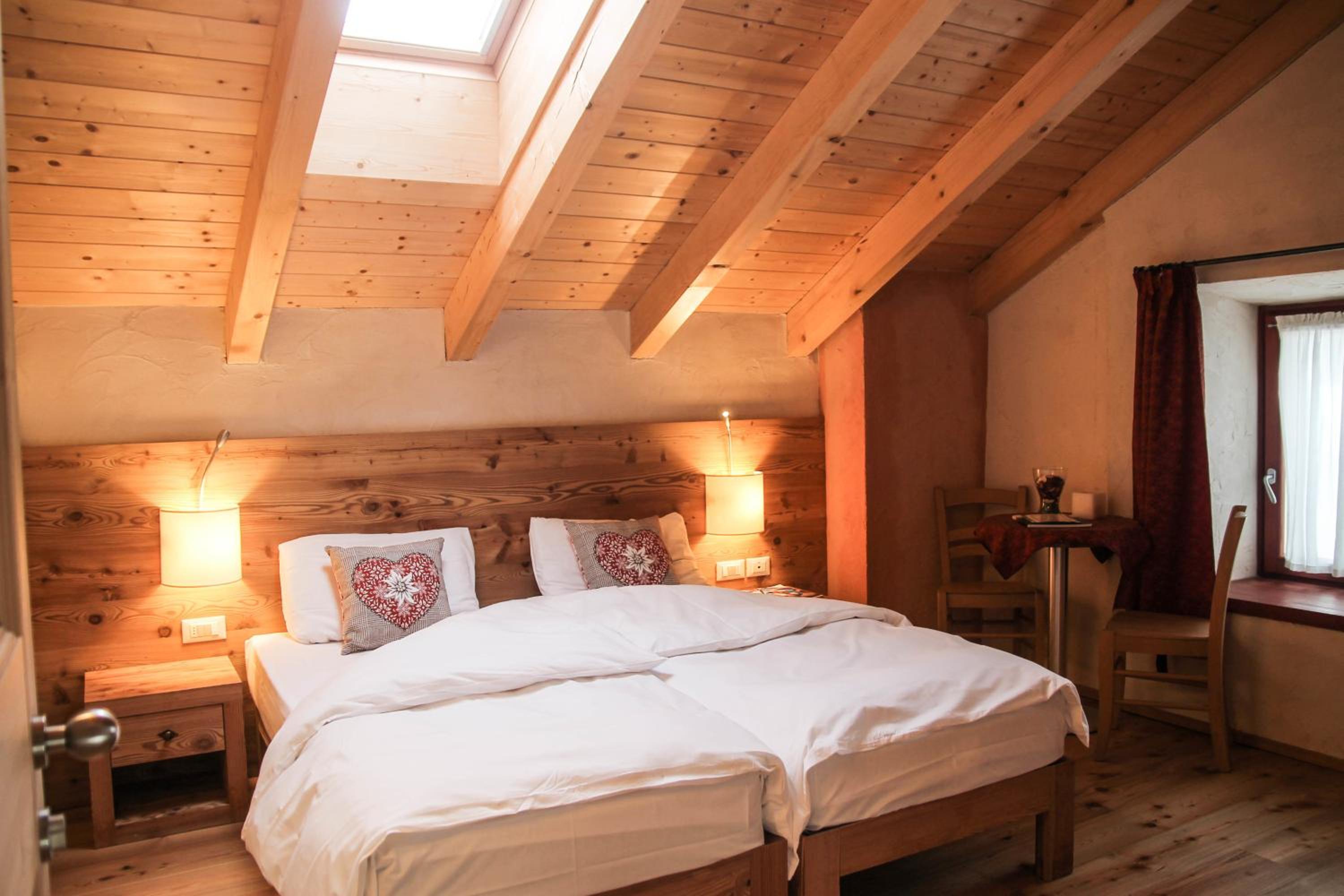 Double or Twin Room with Mountain View photo 1