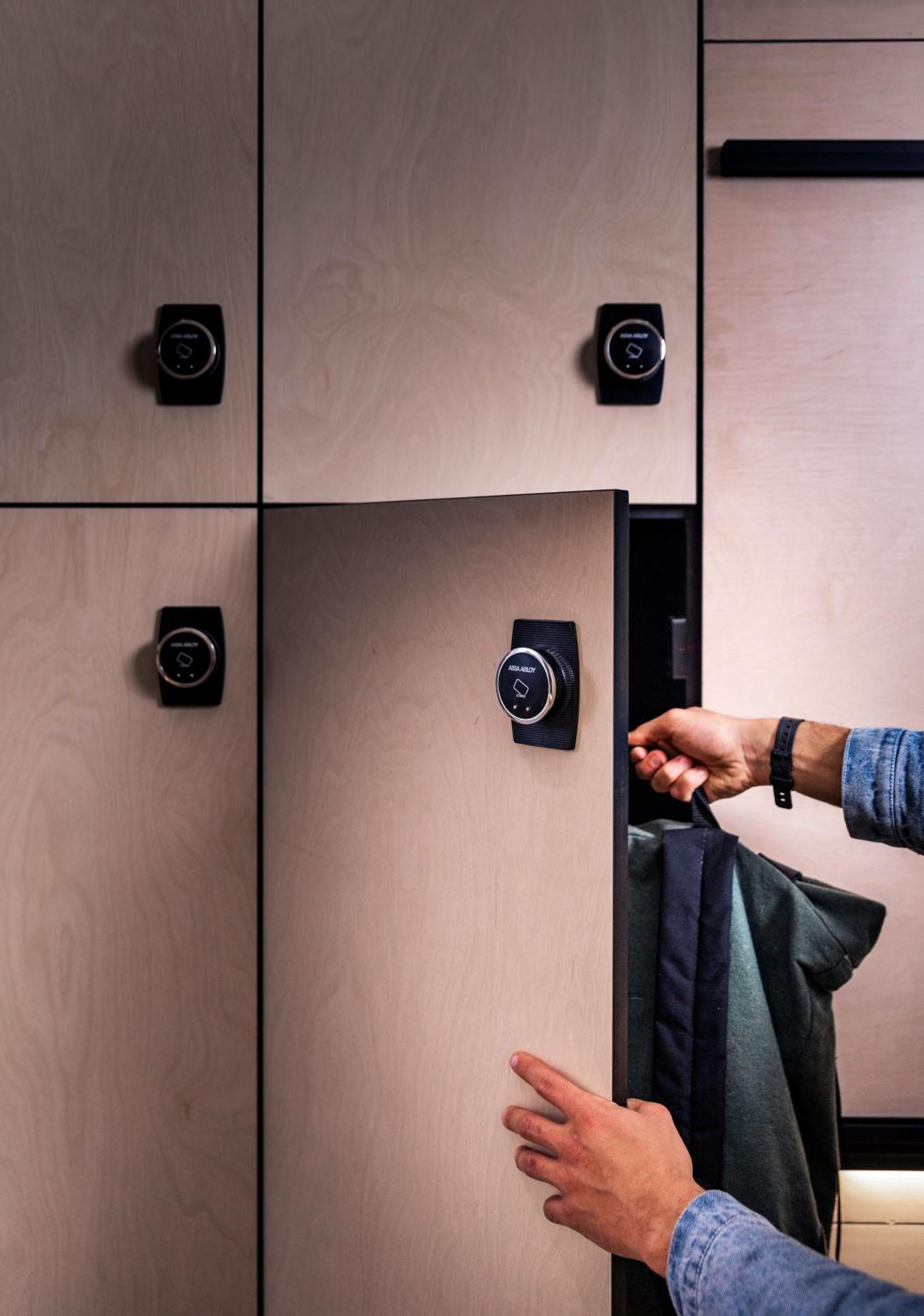 Private Single Pod in 4 Share Room - Photo 7