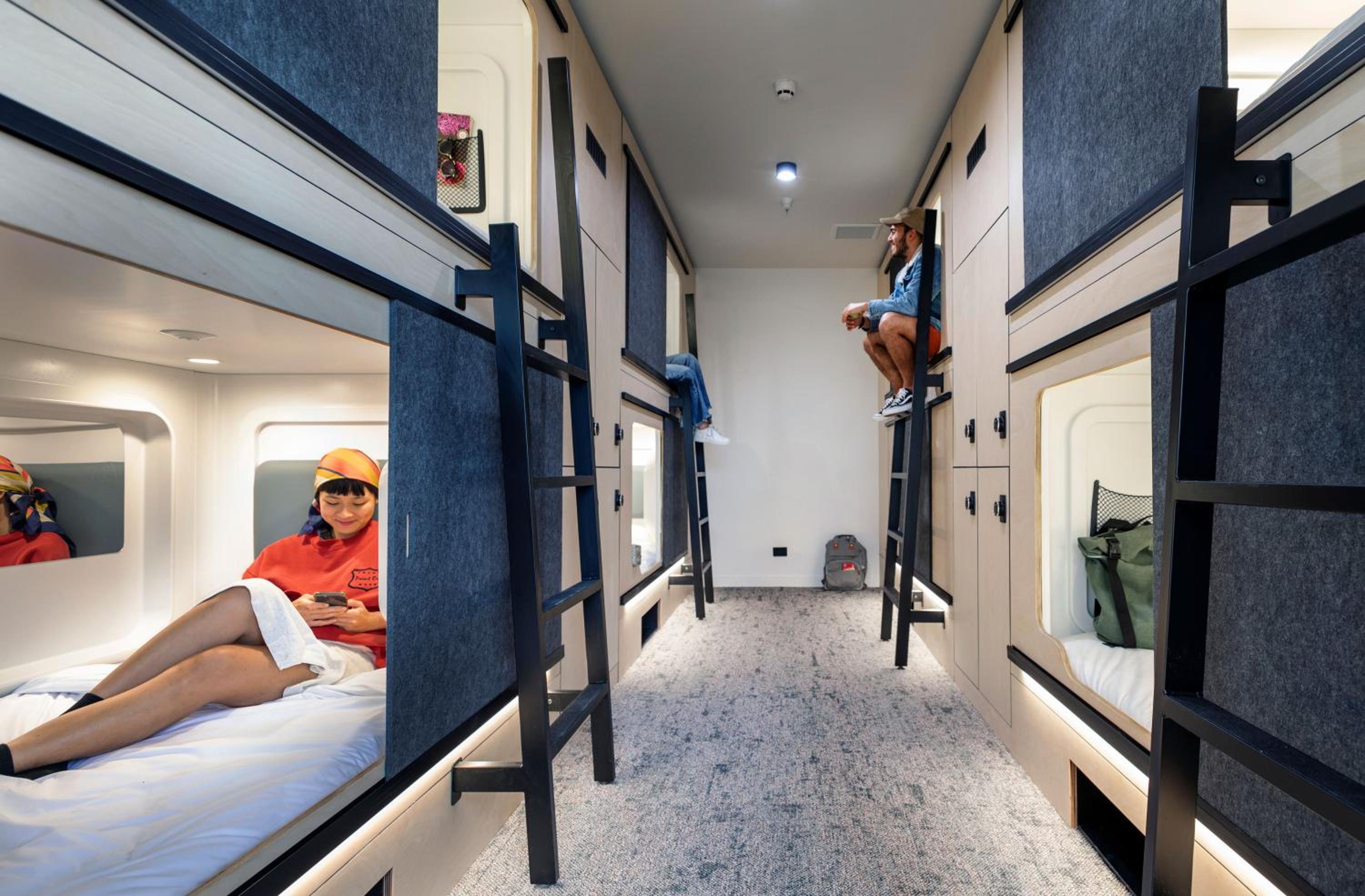 Private Single Pod in 4 Share Room - Photo 1