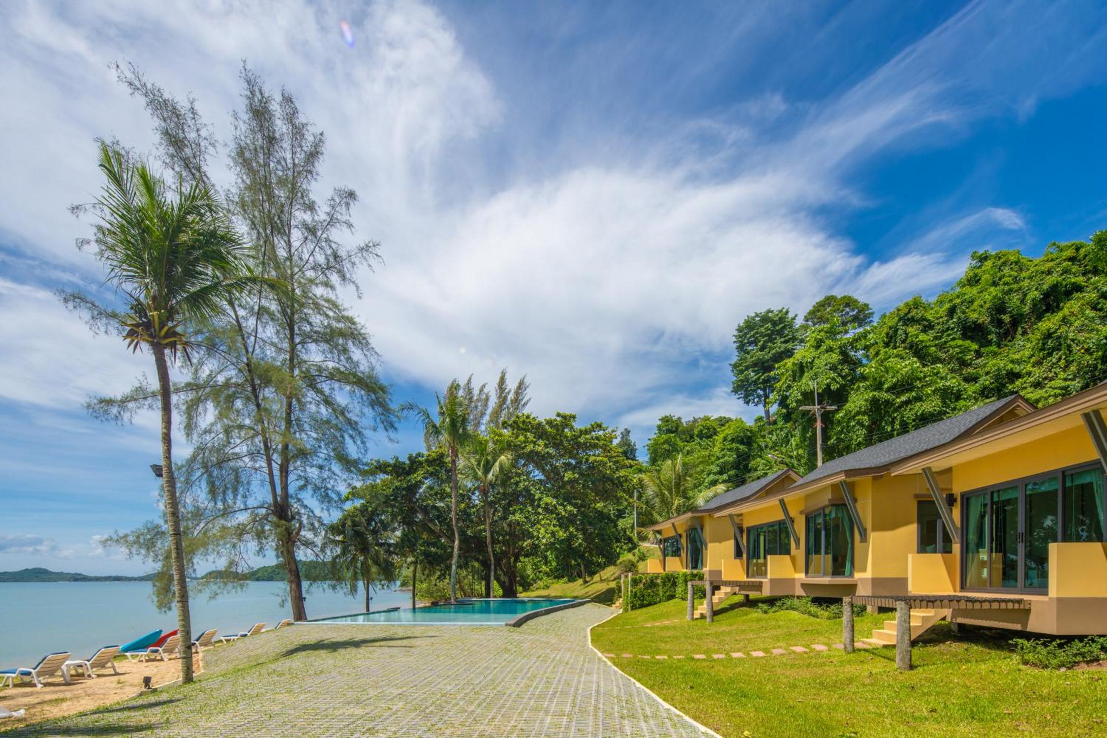 Villa - Beach Front - Photo 7