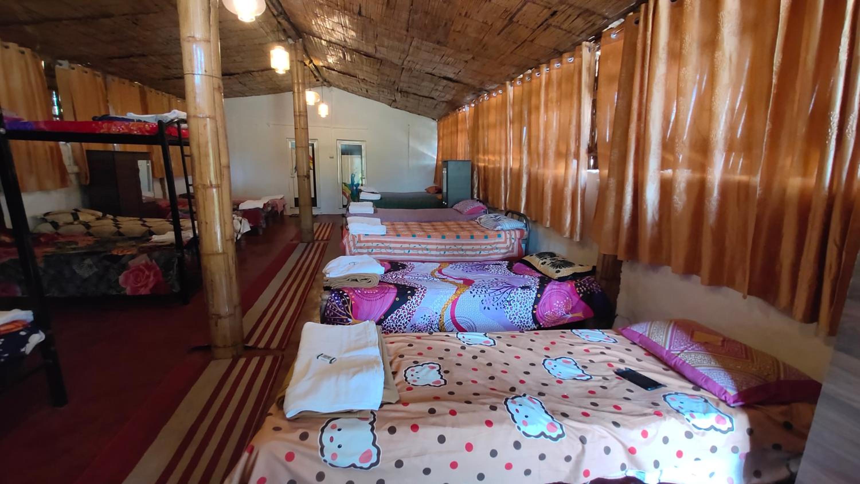 10-Bed Mixed Dormitory Room