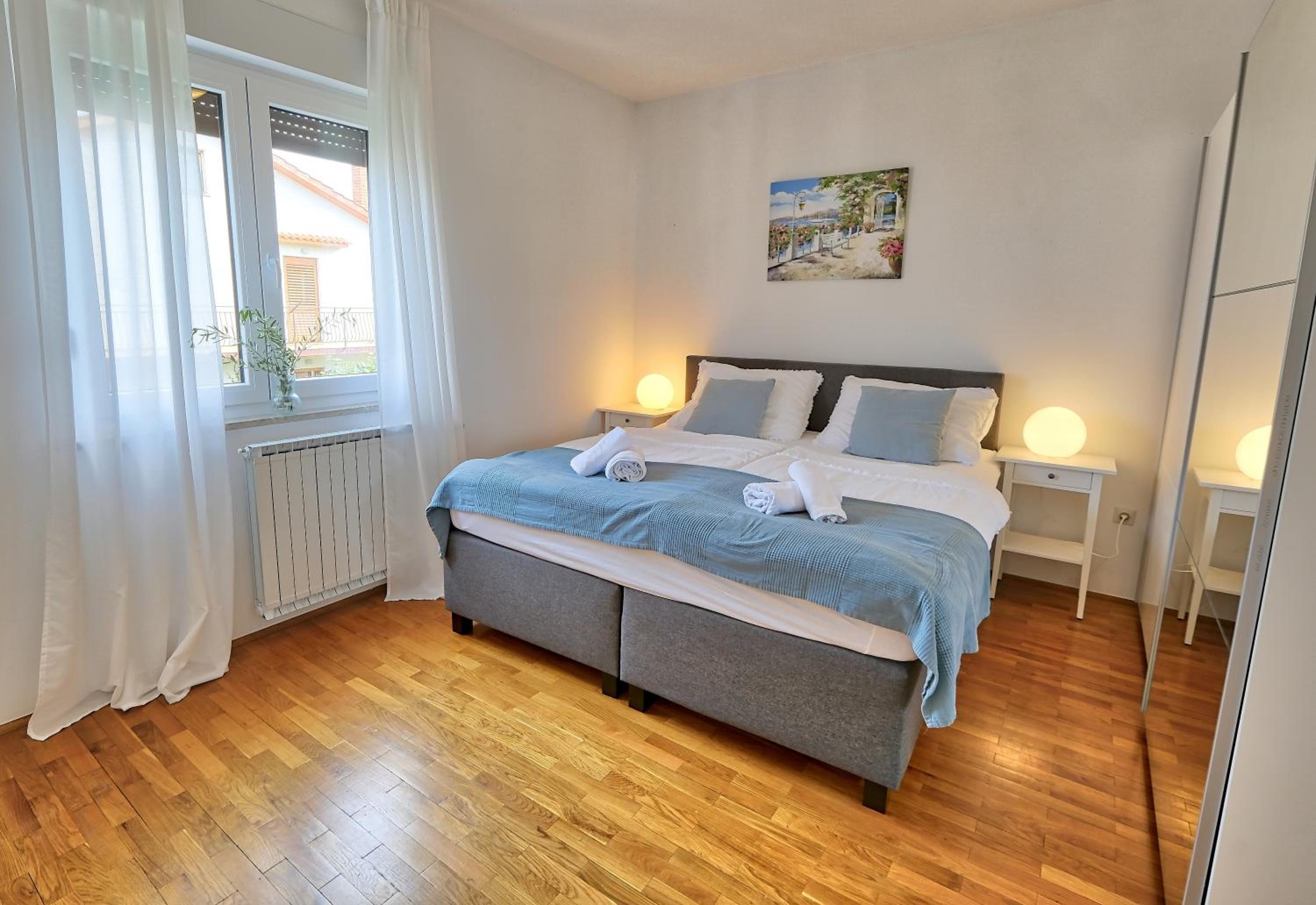 Studio Apartment with Balcony