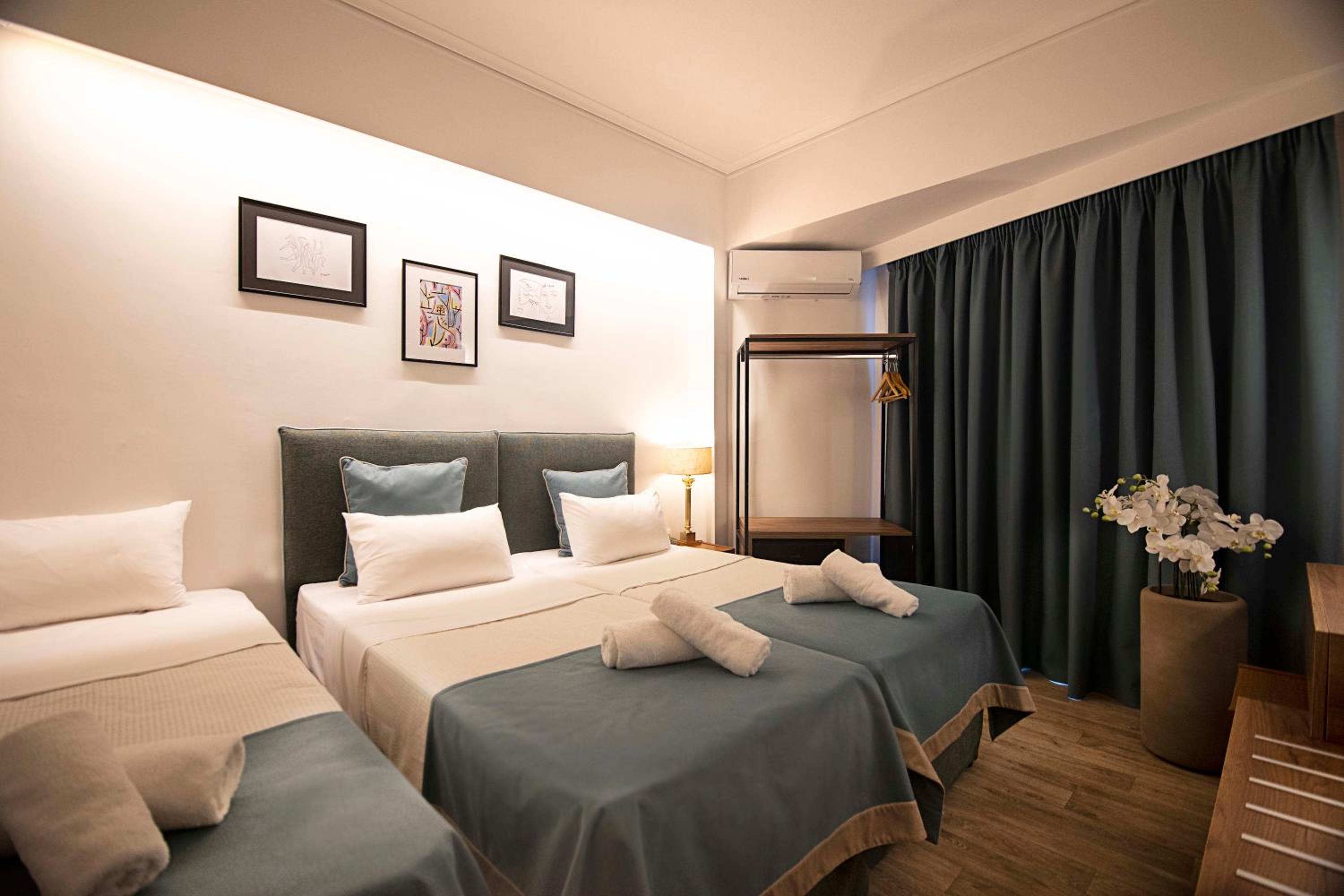 Standard Triple Room photo 2