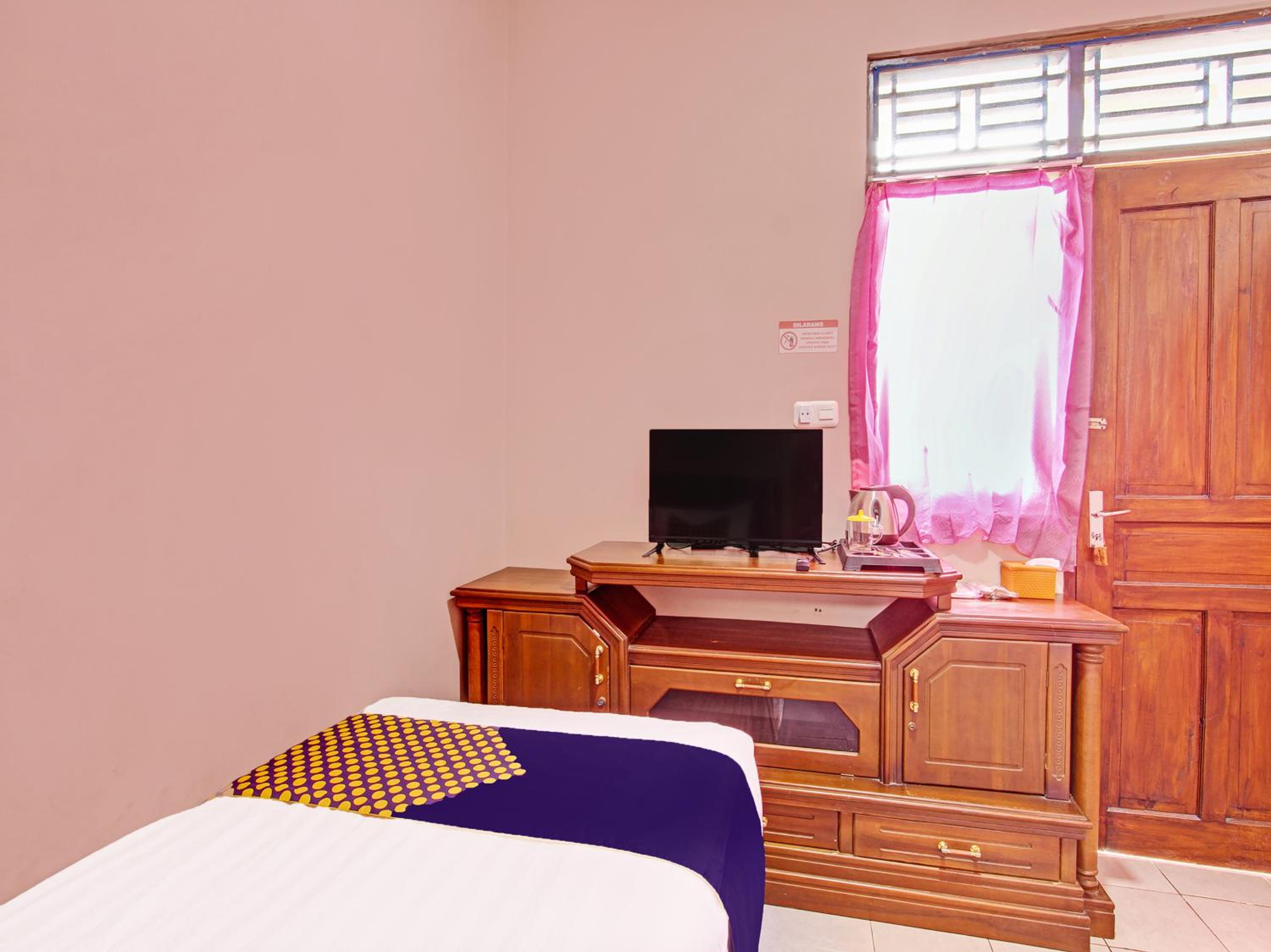 Small Single Room photo 2
