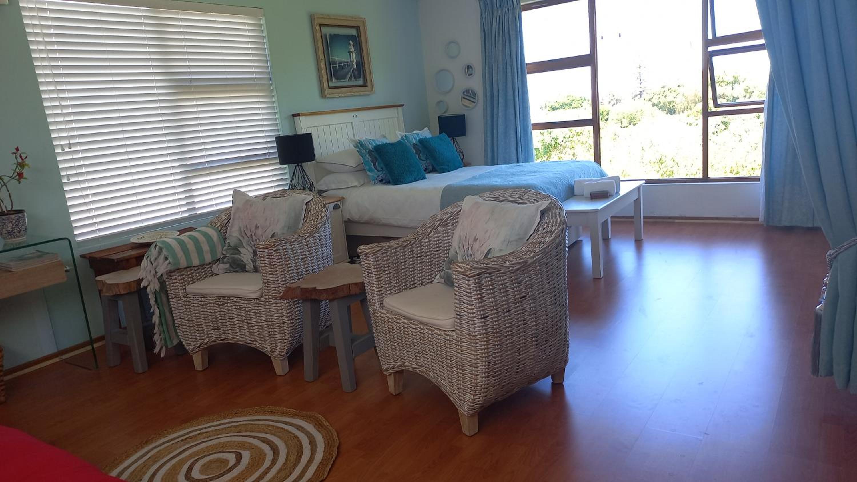 One-Bedroom Apartment - Photo 1