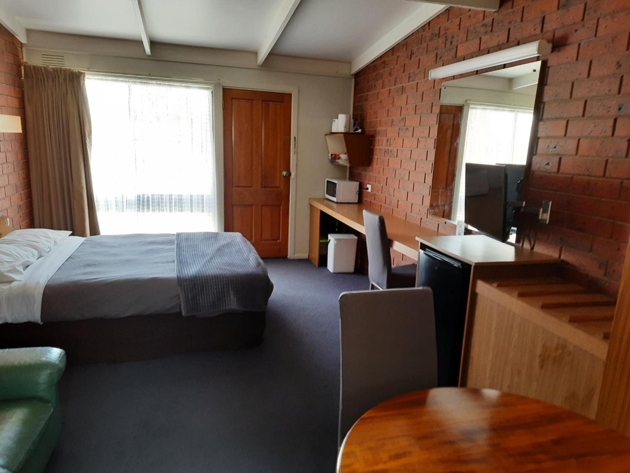 Standard Queen Room photo 3