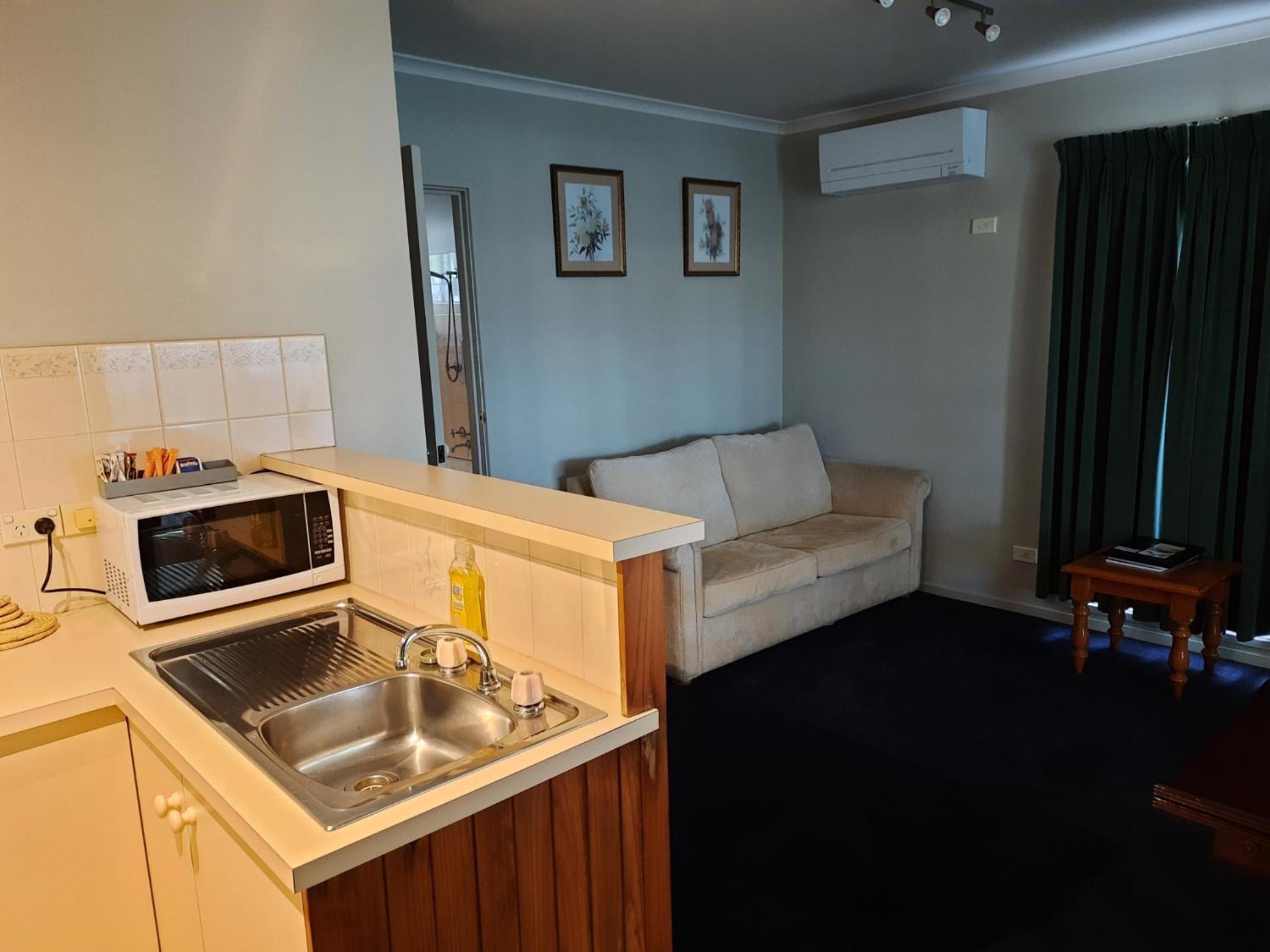 Apartment with Pool View  photo 2