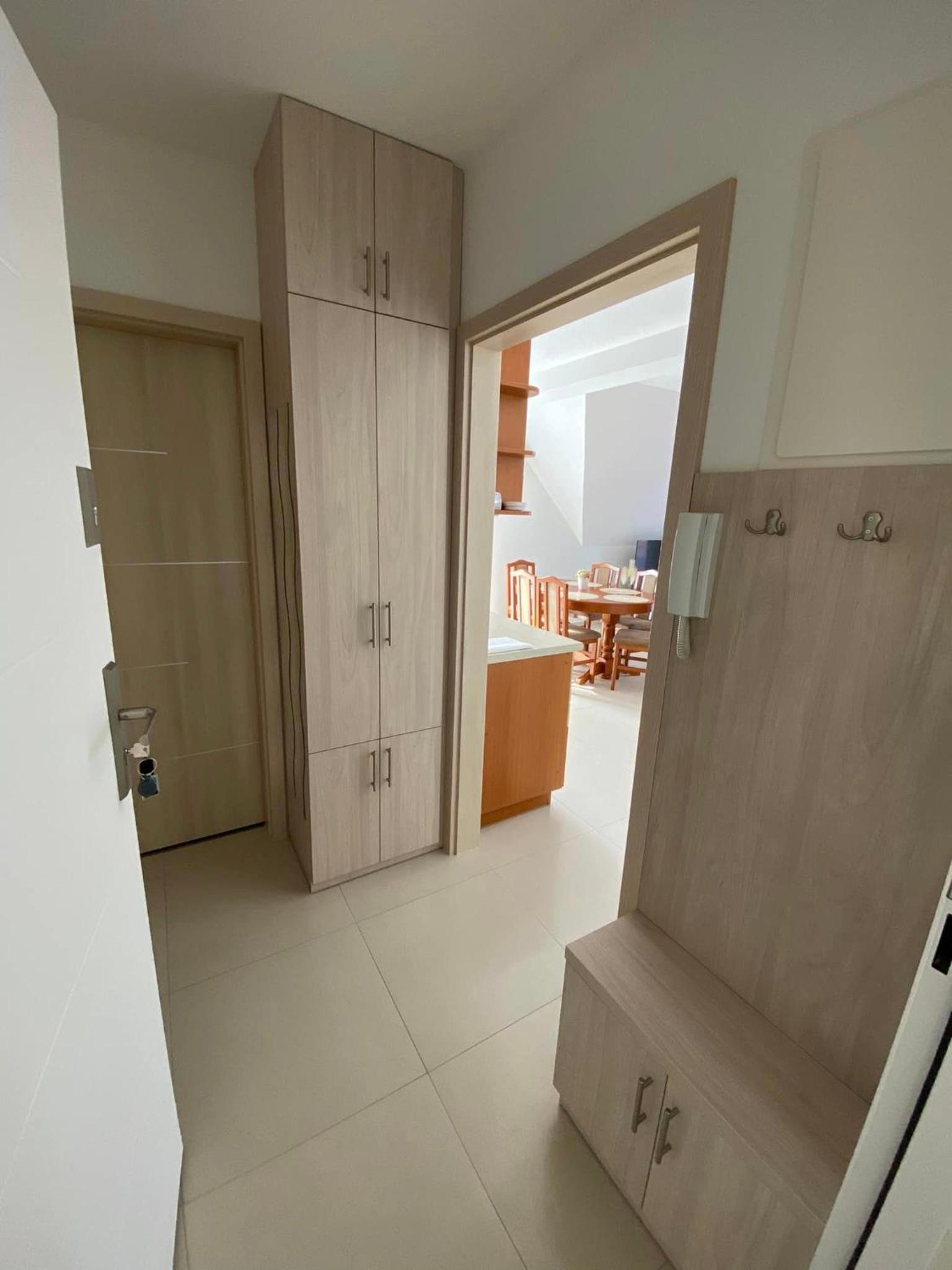 One-Bedroom Apartment photo 1