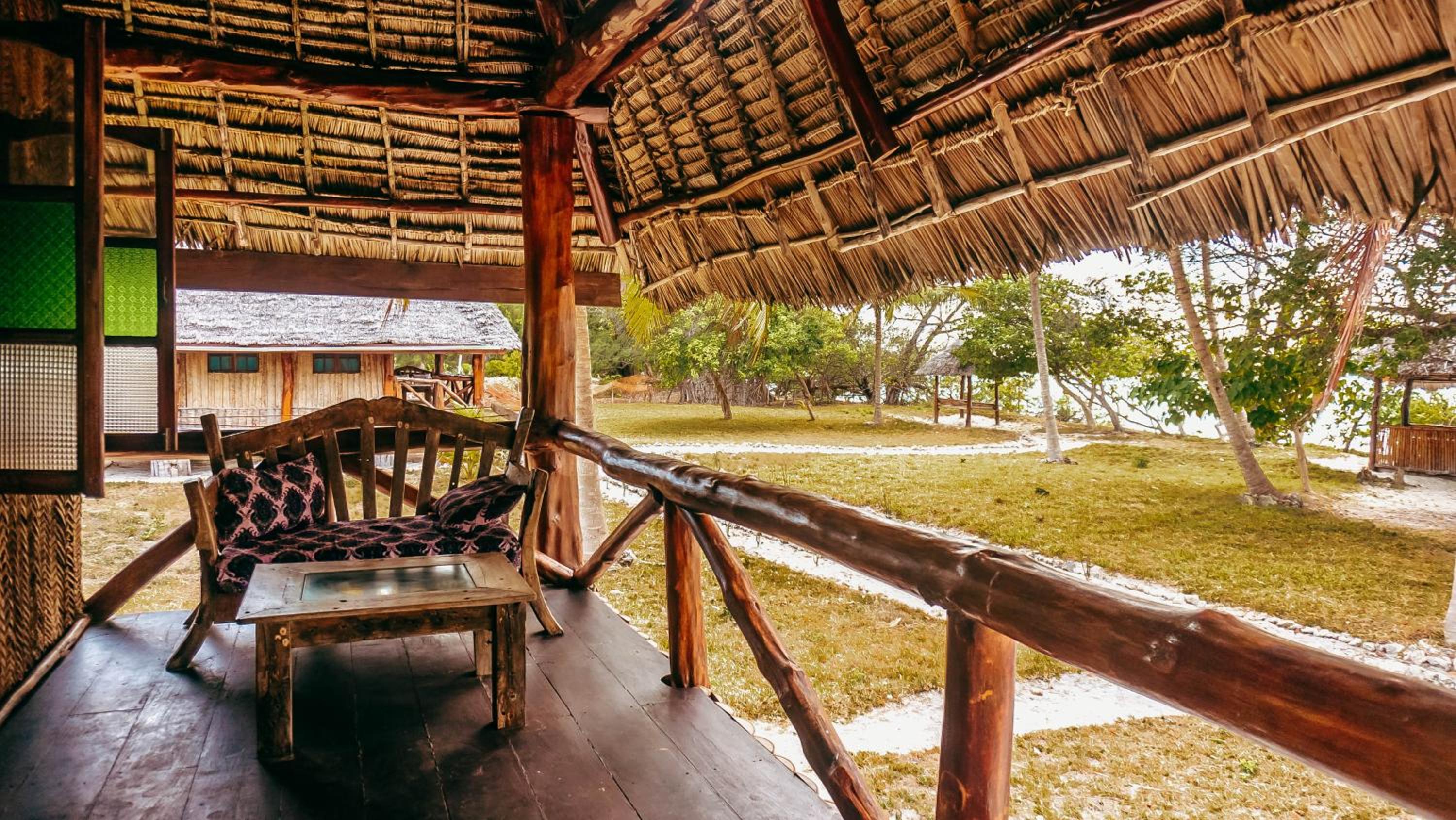 Bungalow (2 Adults) photo 2