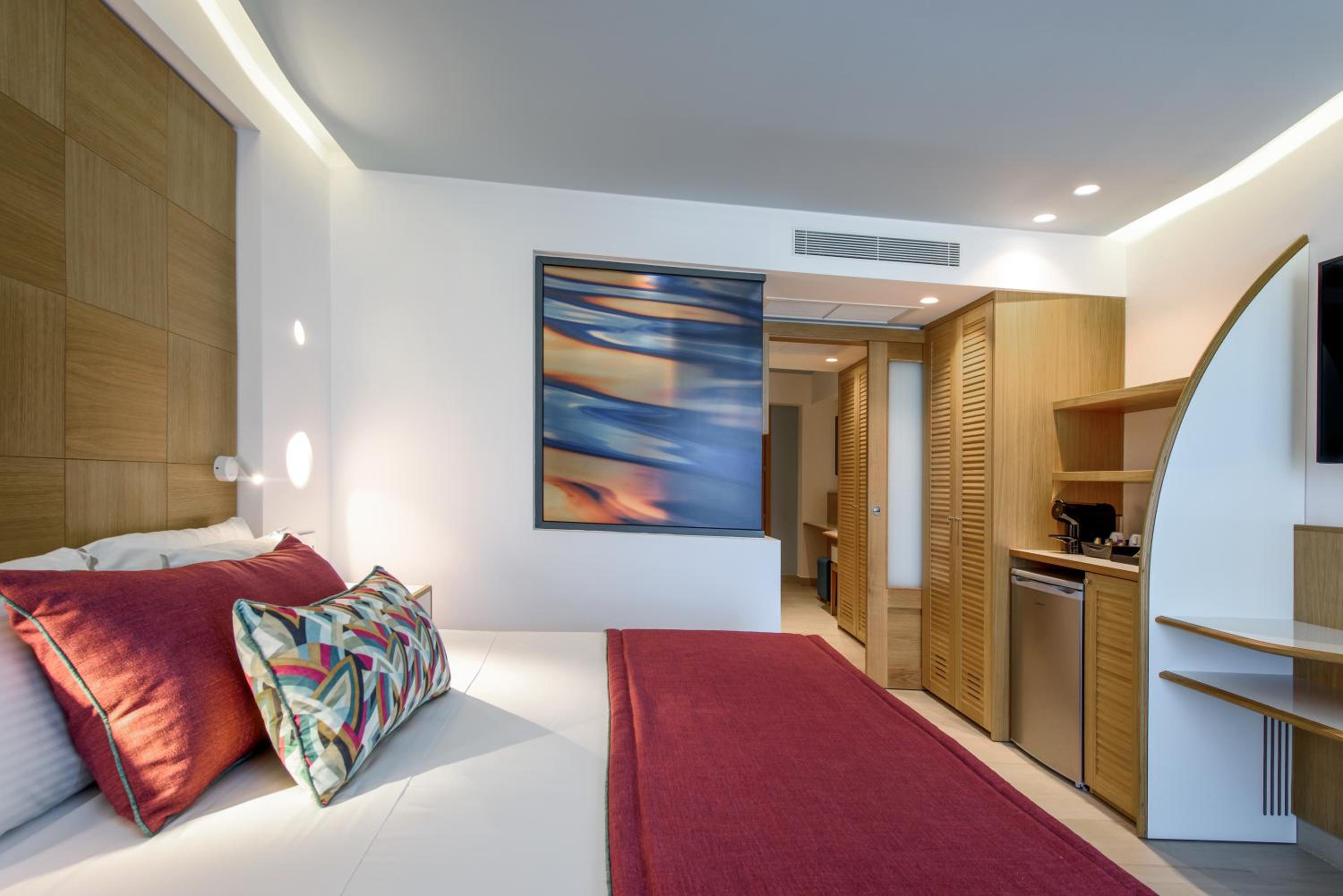 Two Bedroom Family with Individual Pool - Photo 3