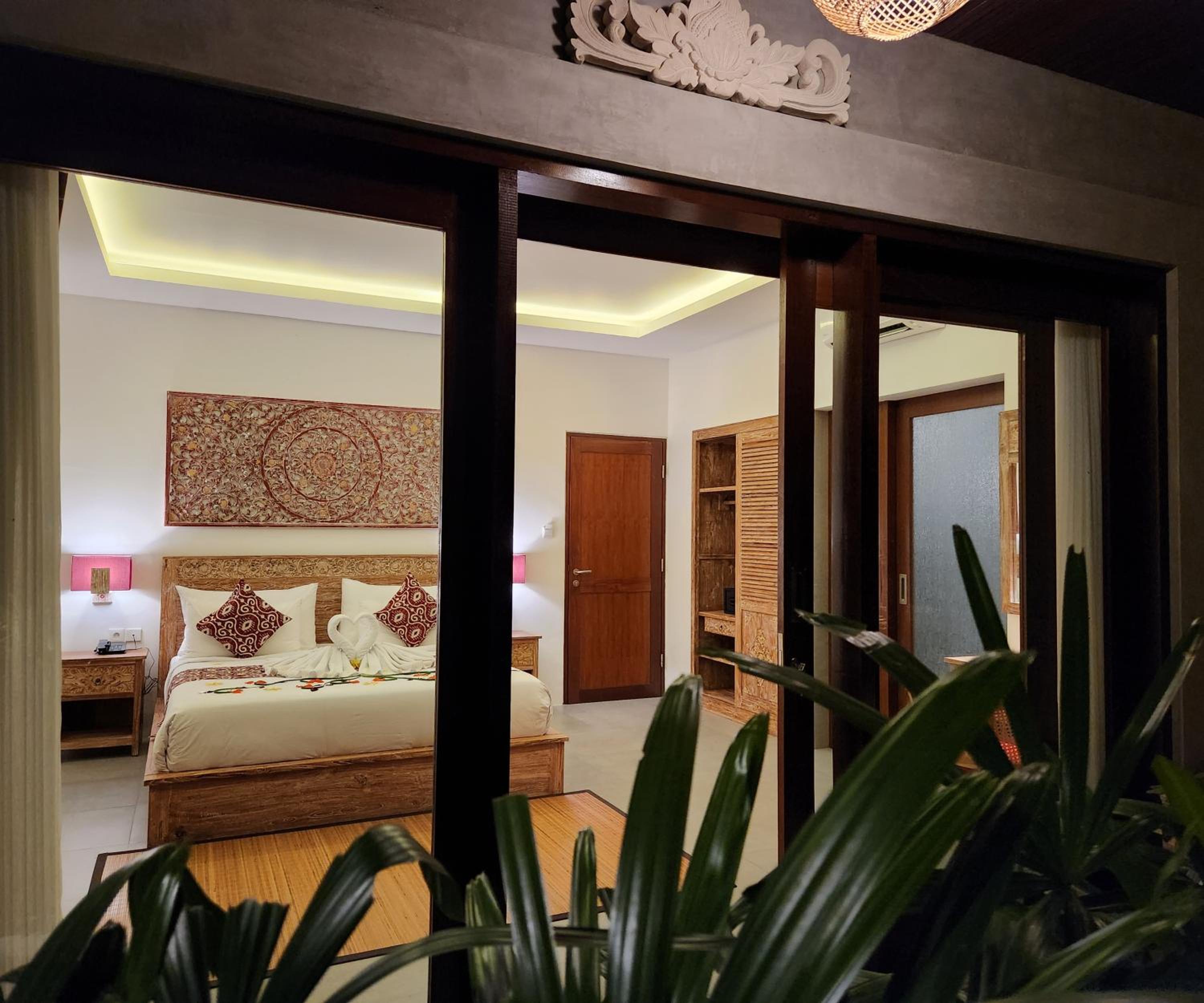 Suite Room - Photo 50