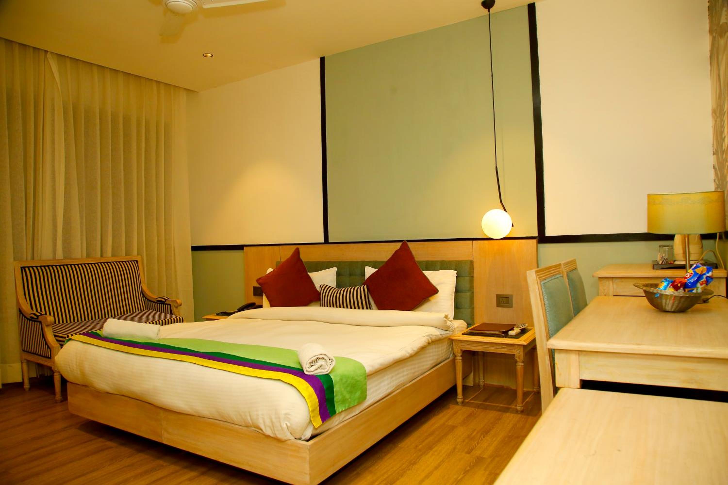 Deluxe Room - Photo 8