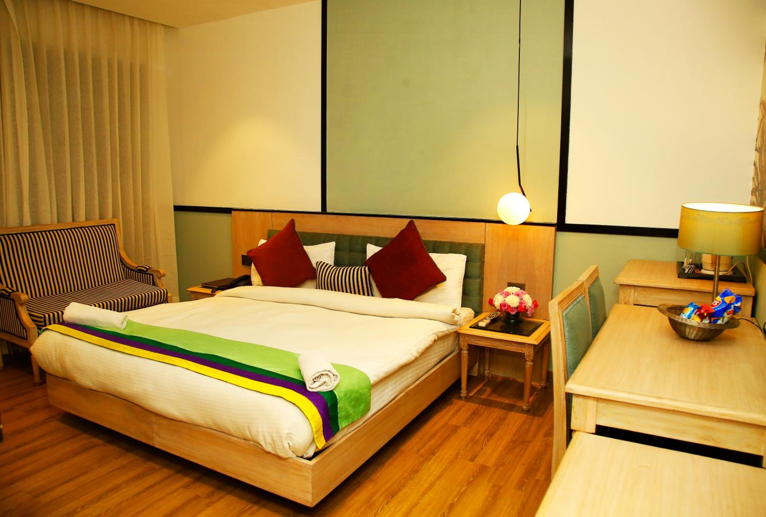 Deluxe Room - Photo 12