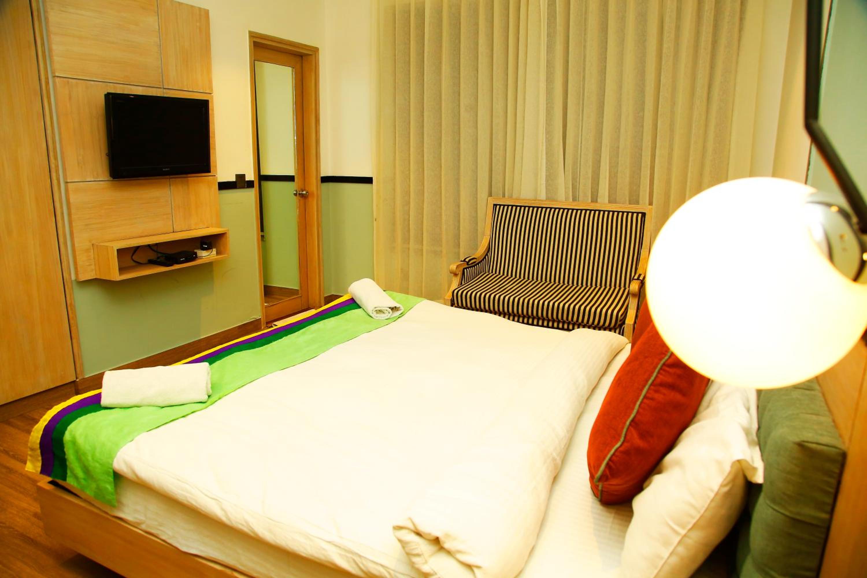 Deluxe Room - Photo 10