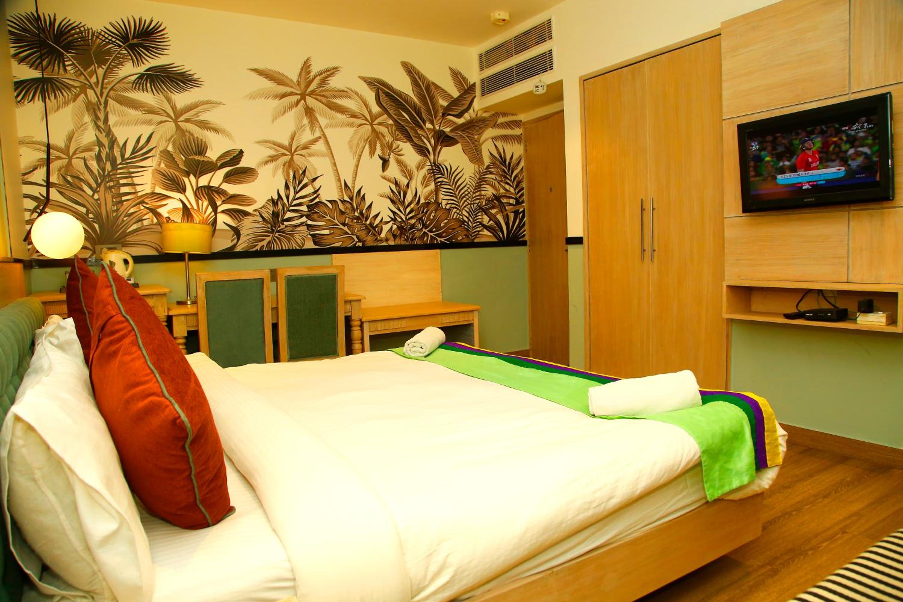 Deluxe Room - Photo 11