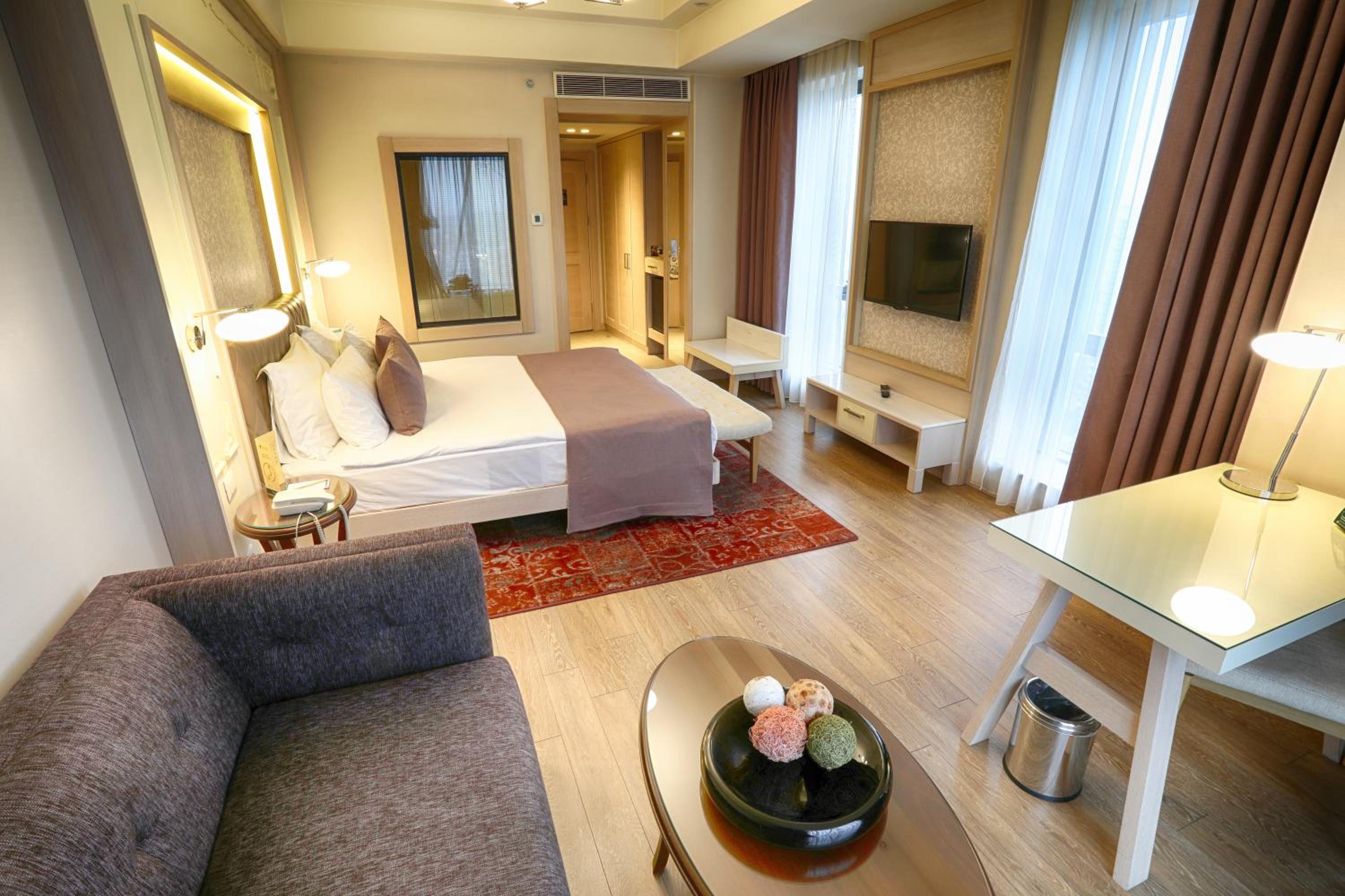 Deluxe Double Room photo 2