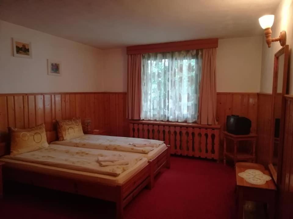 Large Double Room photo 1