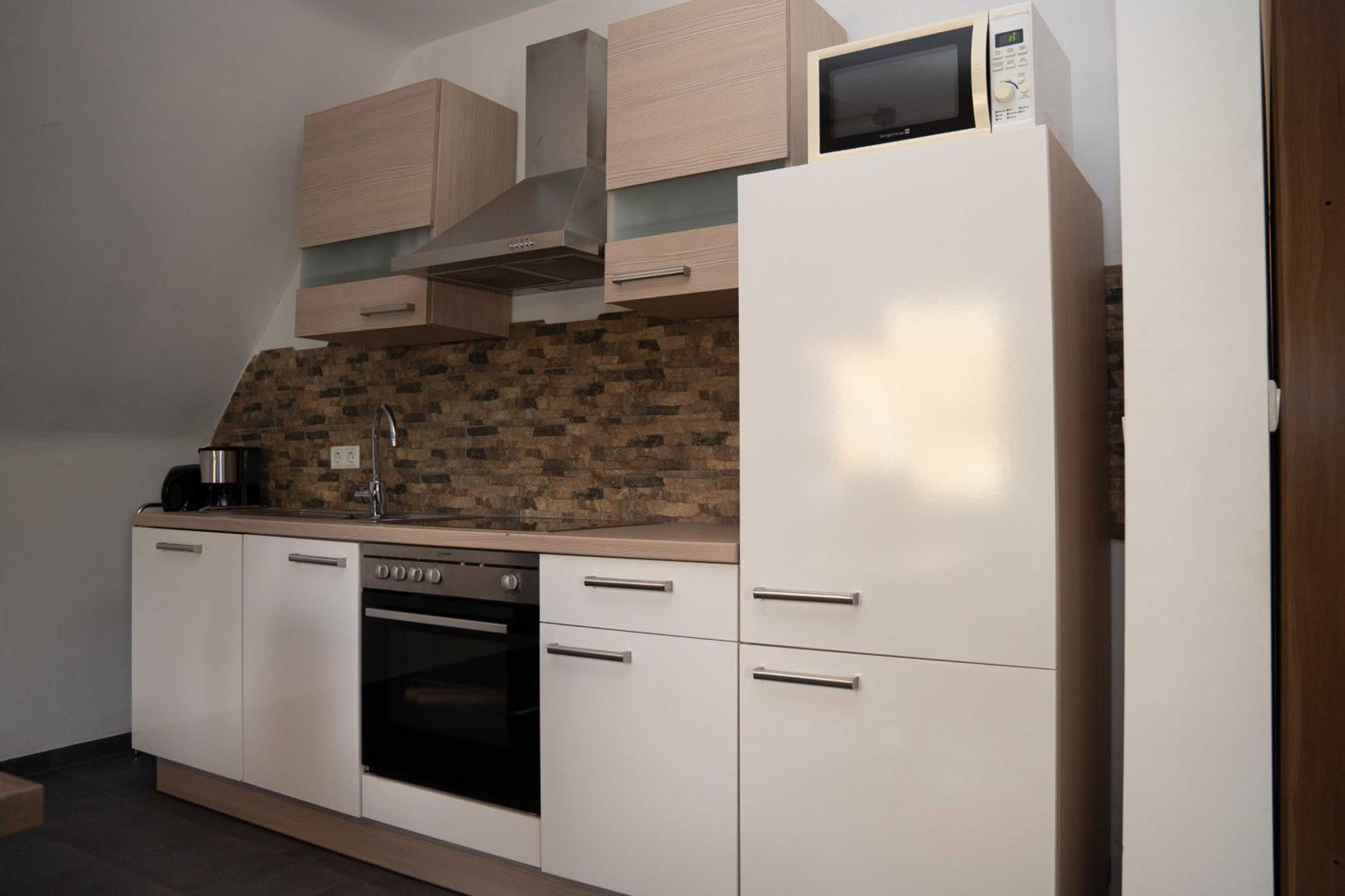One-Bedroom Apartment - Photo 6