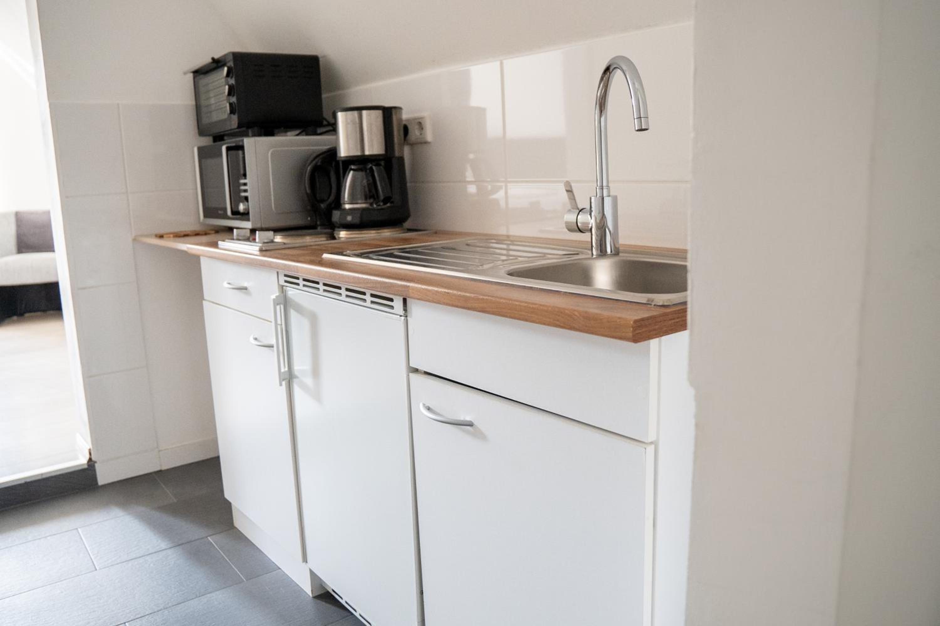 Studio Apartment - Photo 3