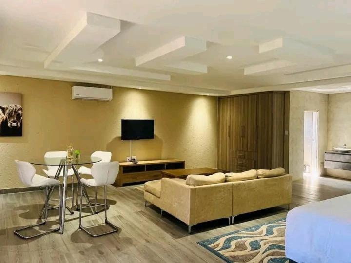 Deluxe King Room photo 3