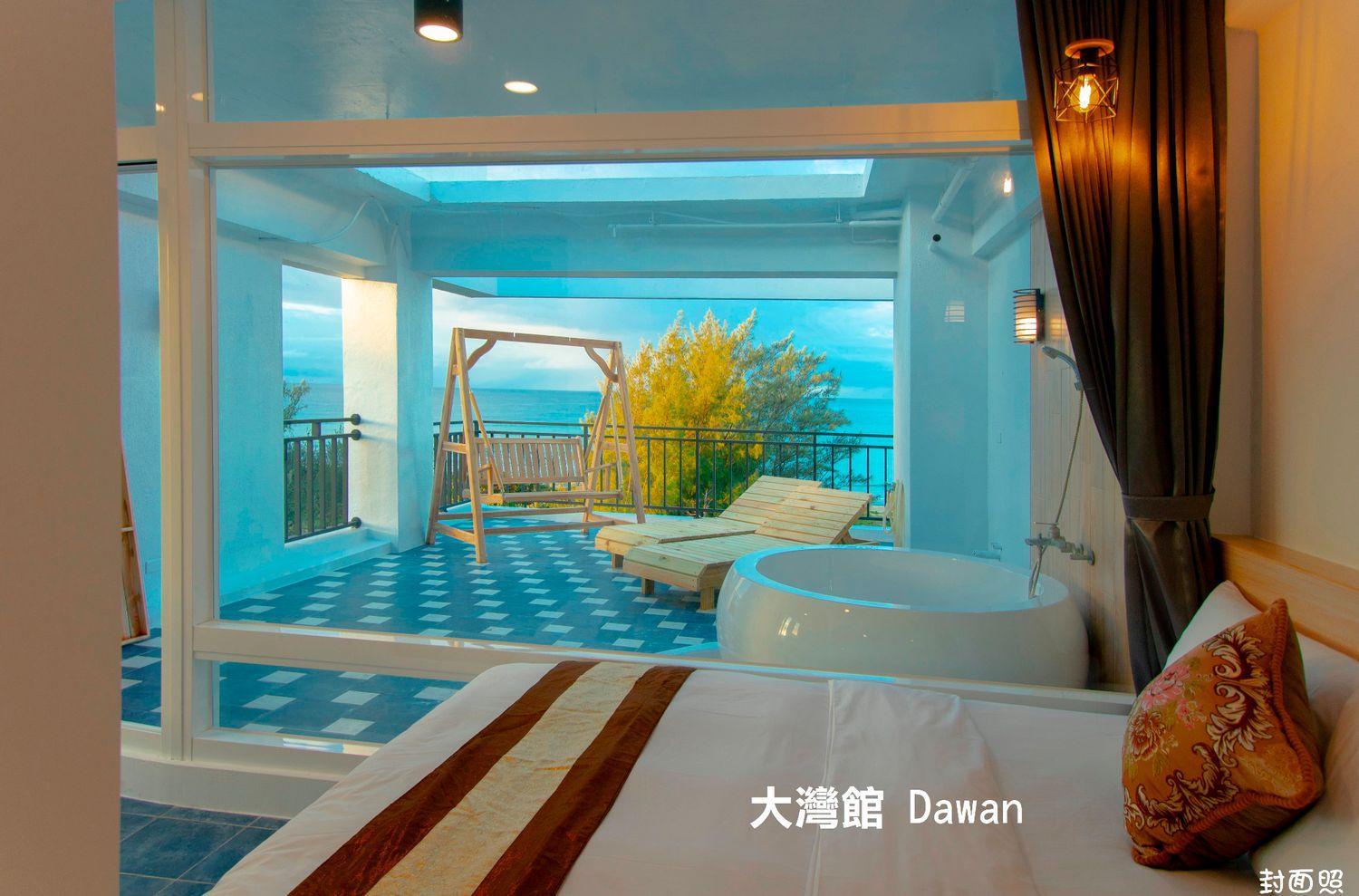 Deluxe Double Room with Balcony and Sea View photo 2