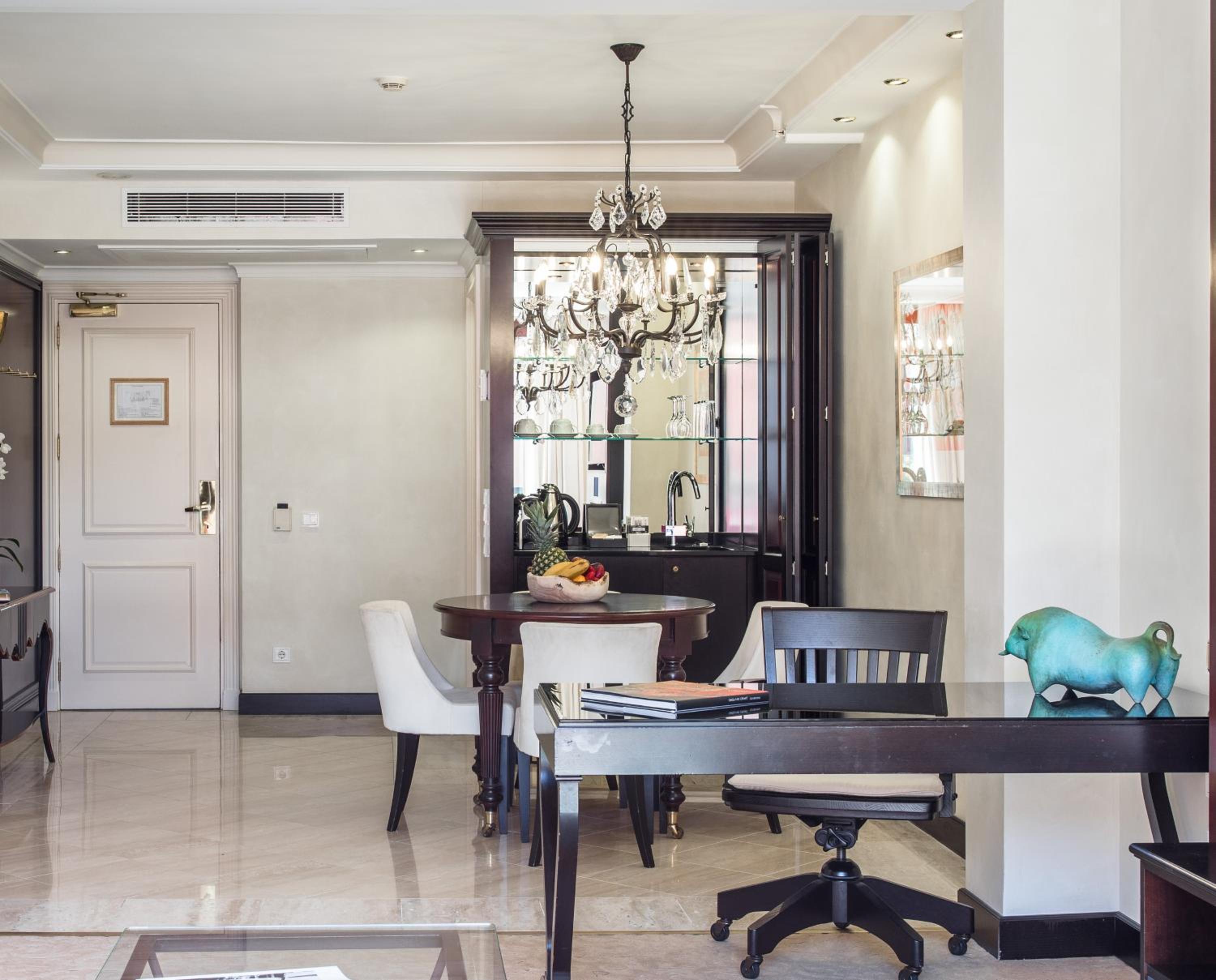 Grand Suite - Photo 1