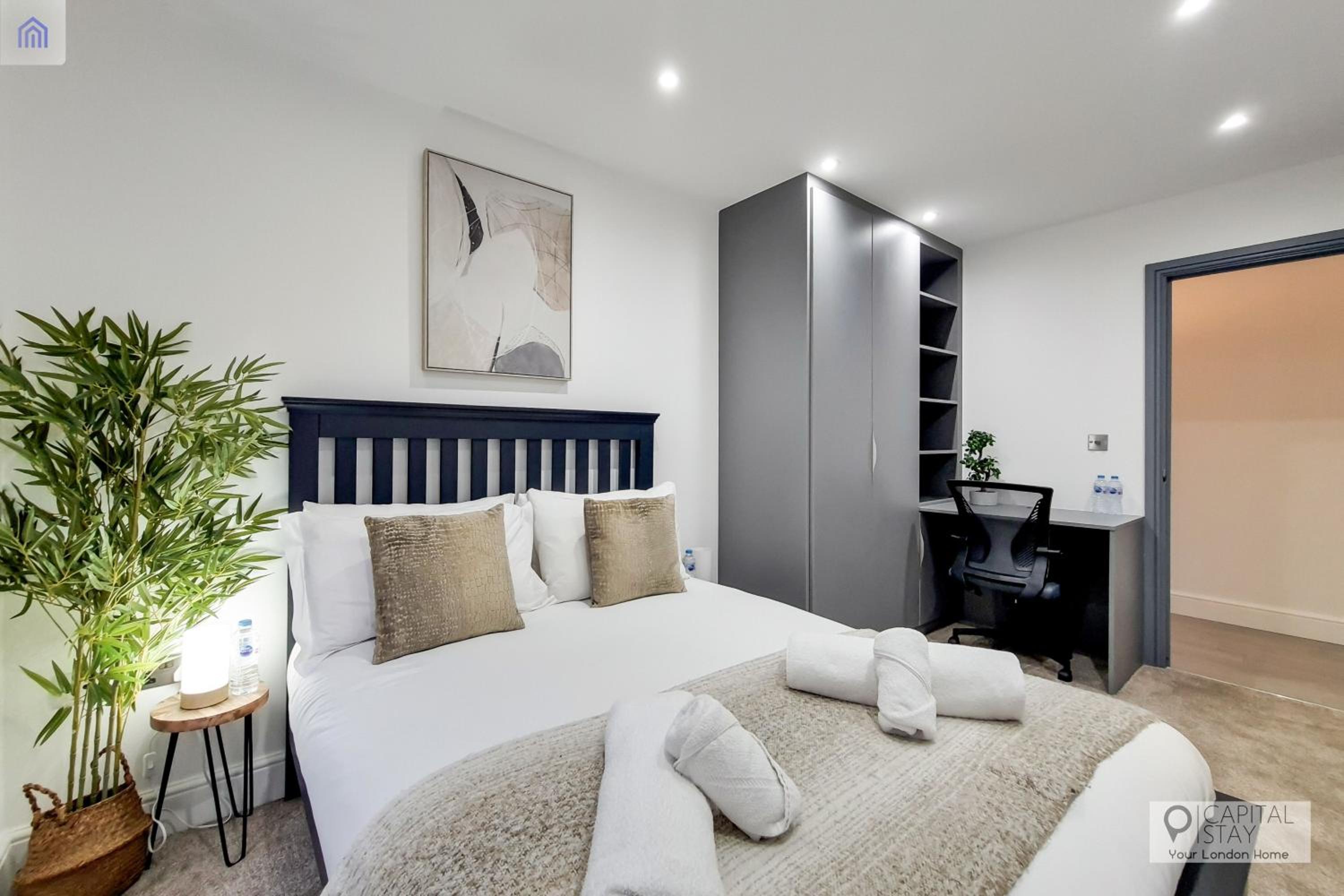 Three-Bedroom Apartment photo 1