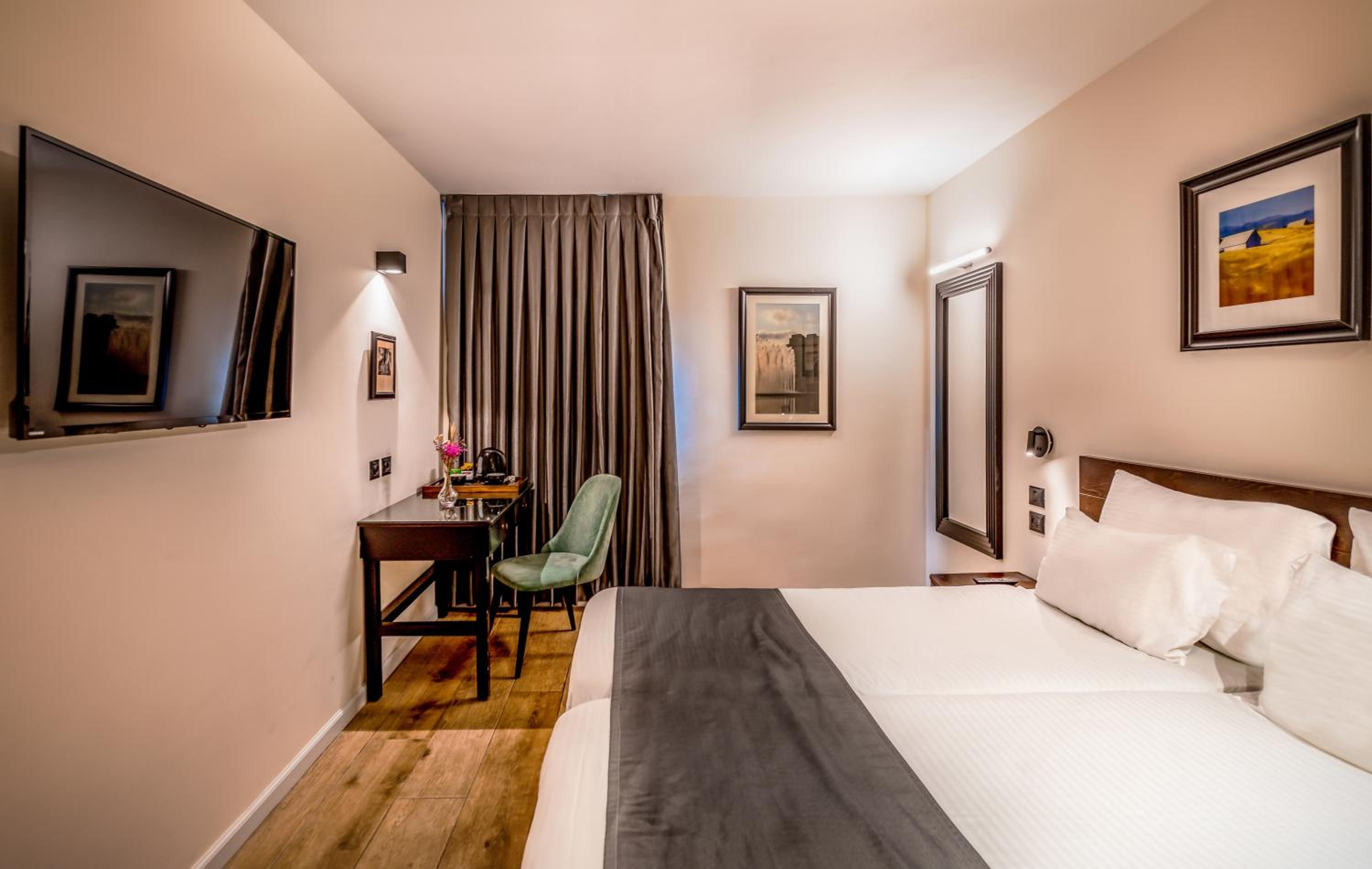 Superior Double Room - Photo 1