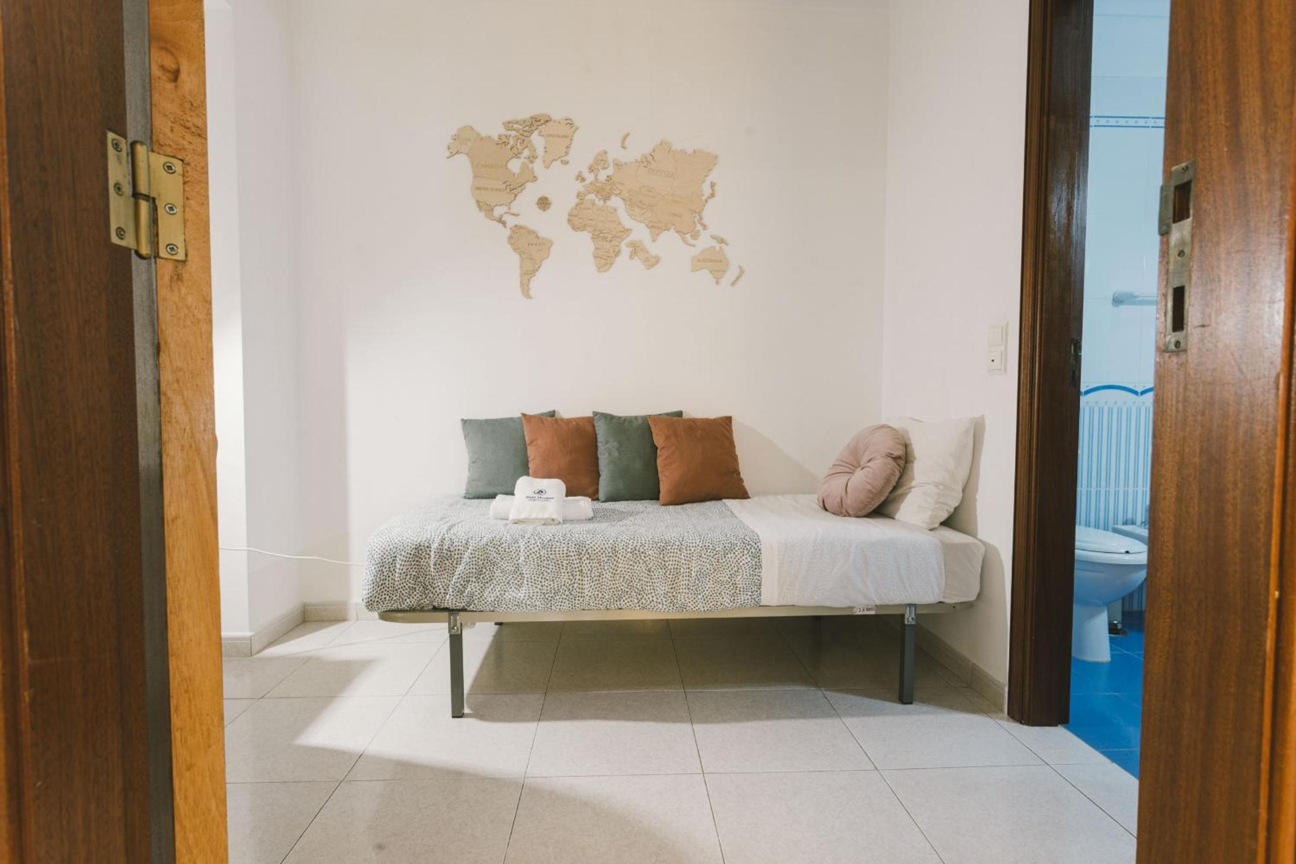 One-Bedroom Apartment - Photo 6