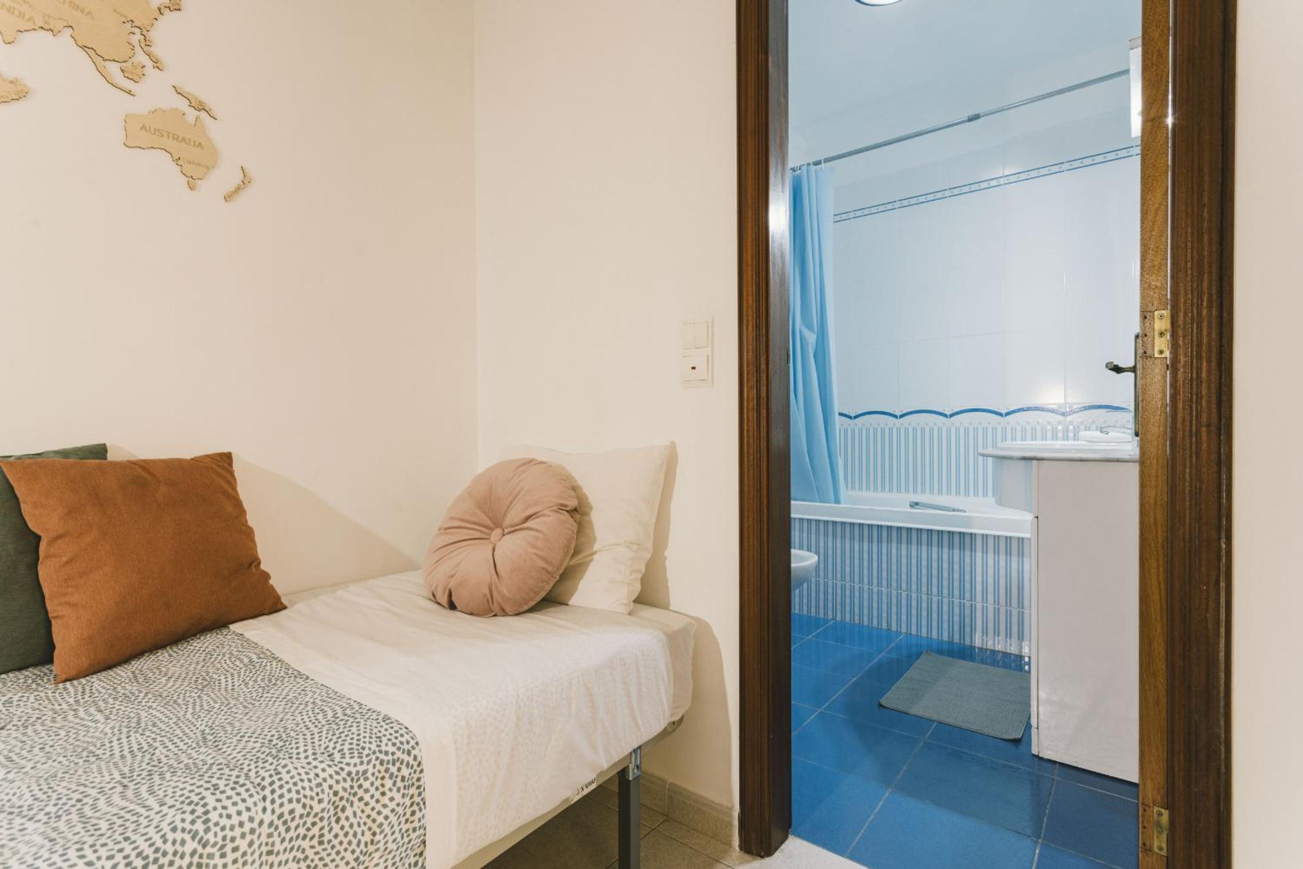 One-Bedroom Apartment - Photo 9