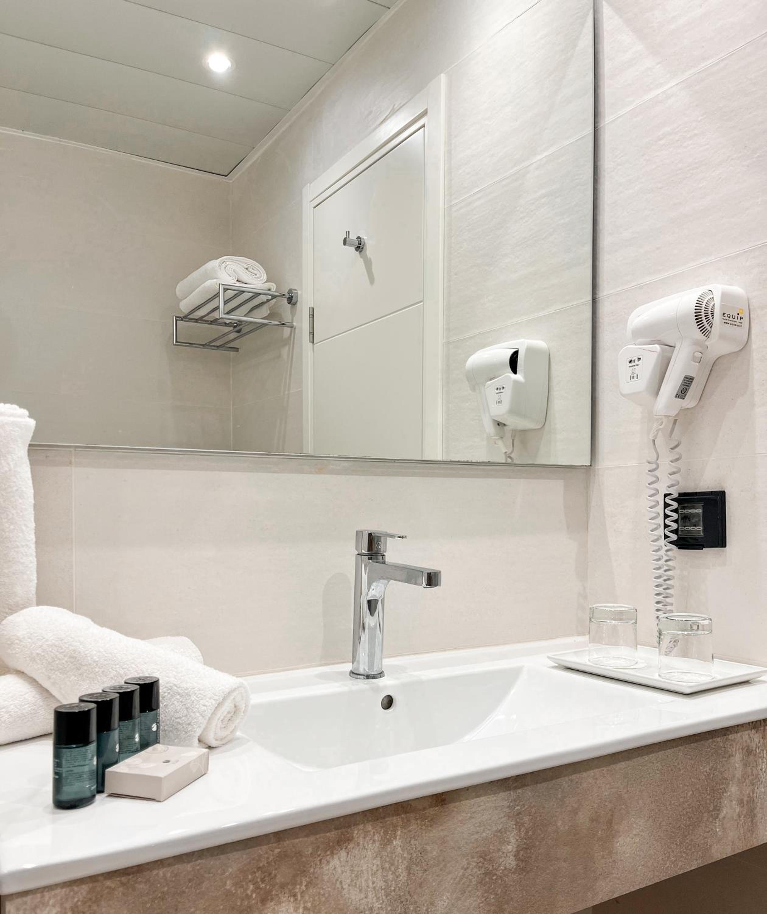 Superior Double Room - Photo 9