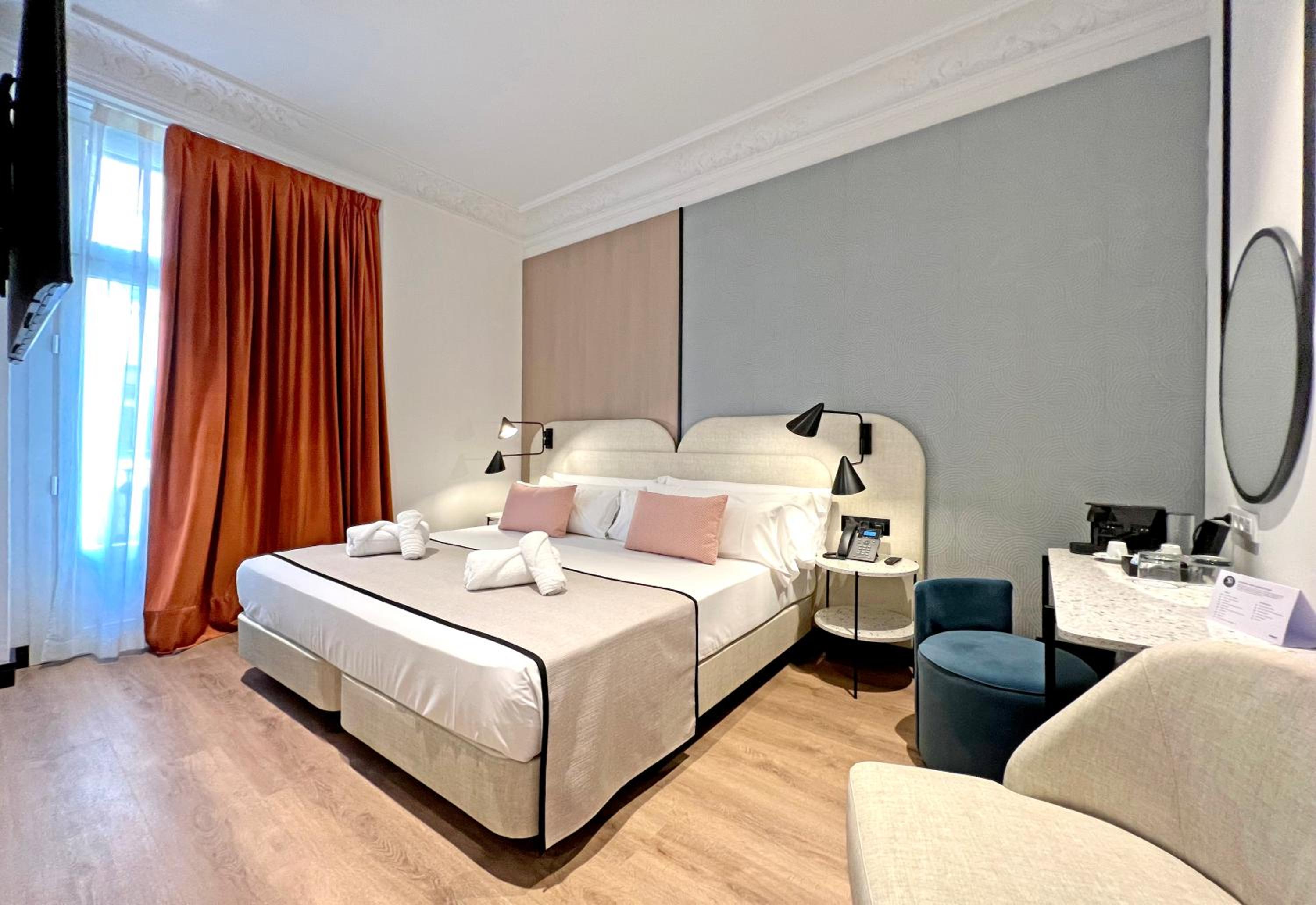 Double or Twin Room - Photo 10