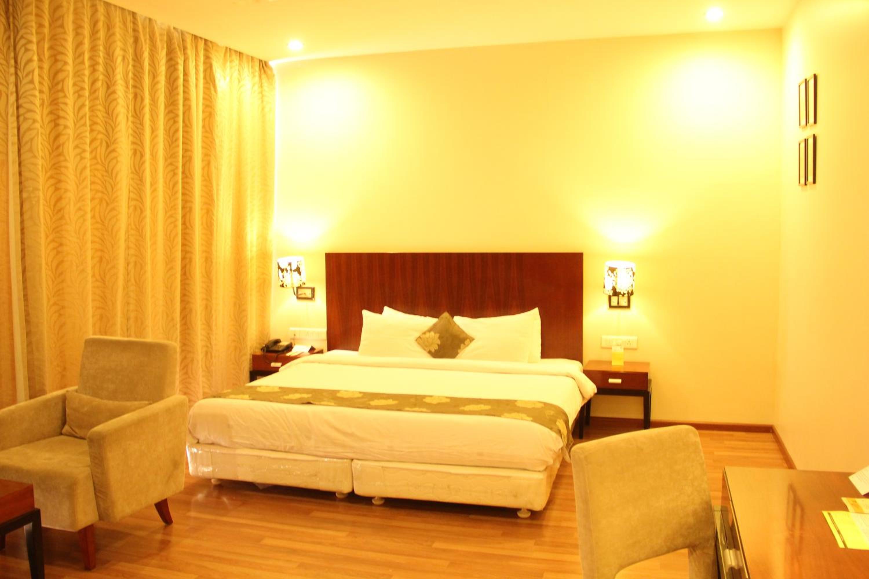 Business Double Room - Photo 7