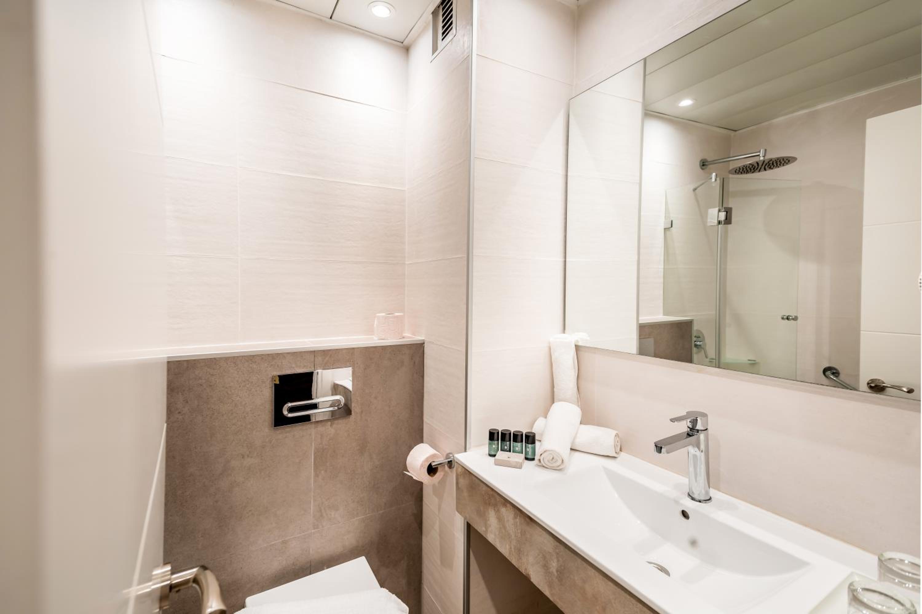 Superior Double Room - Photo 2
