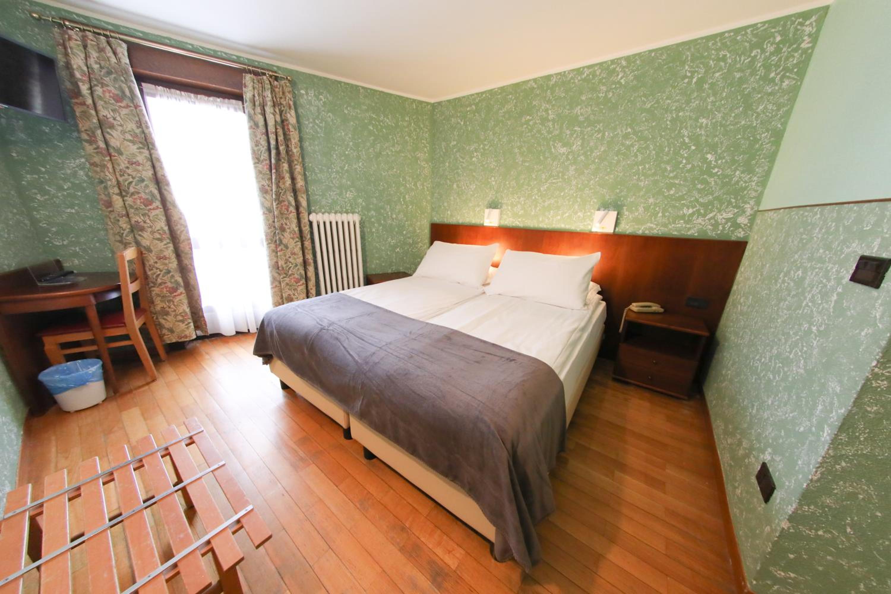 Standard Double or Twin Room photo 3