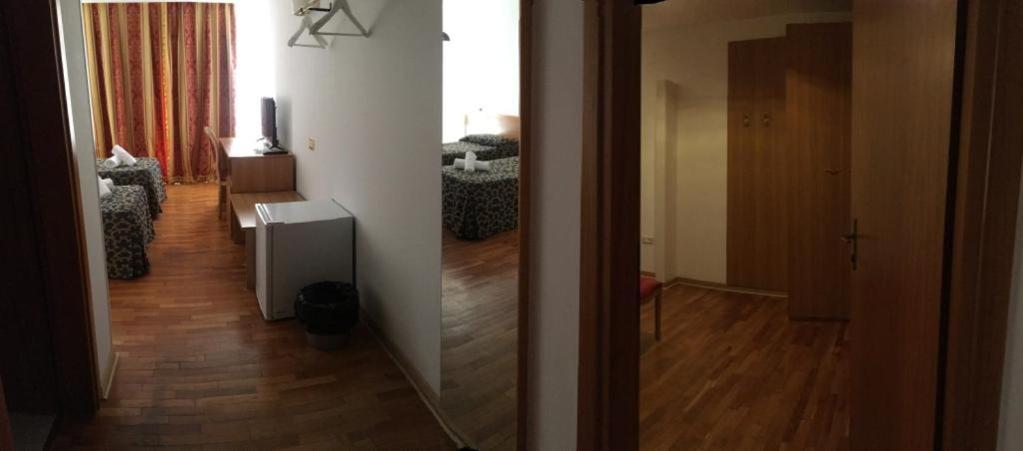 Family Room photo 3