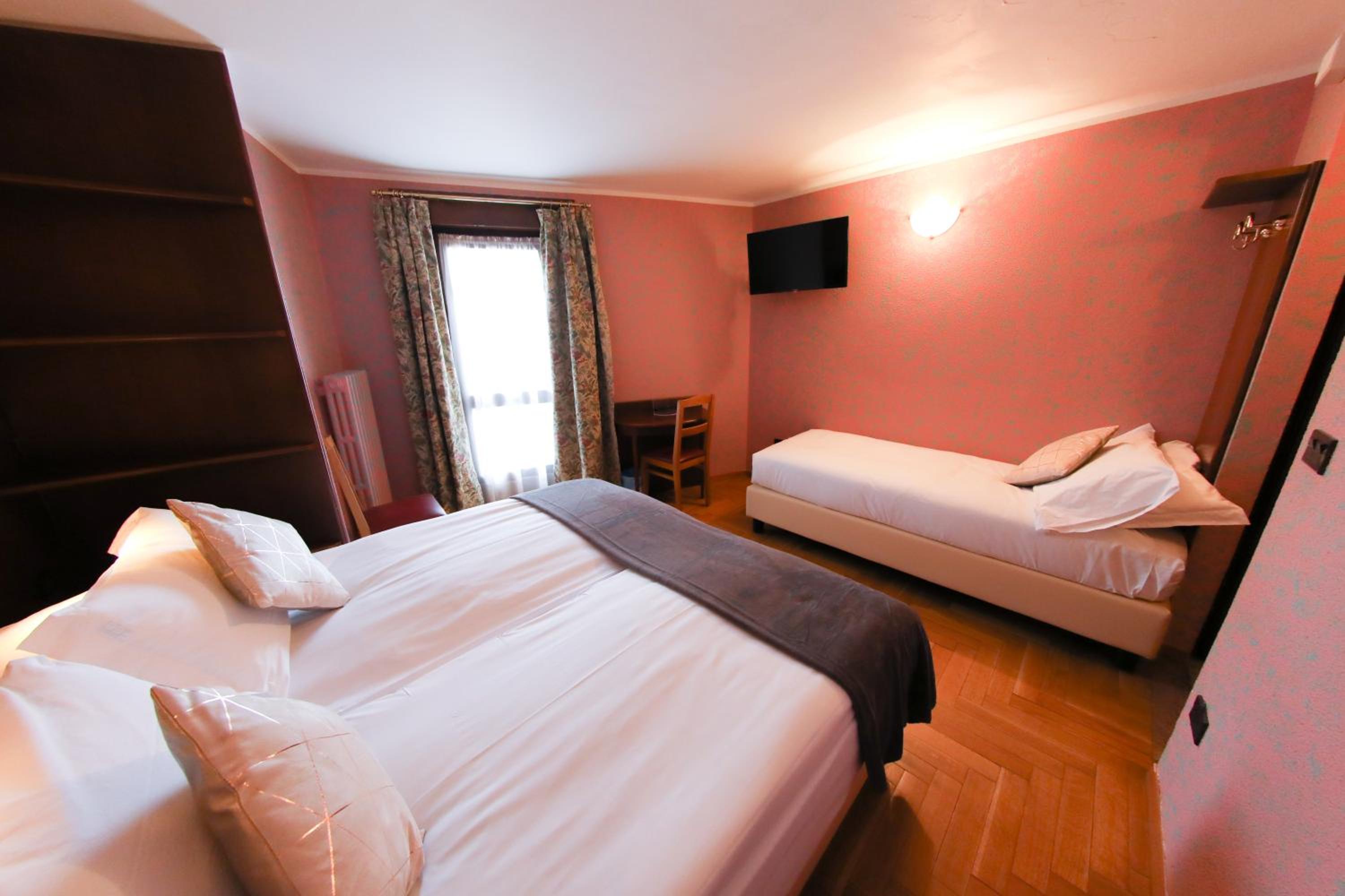 Basic Triple Room