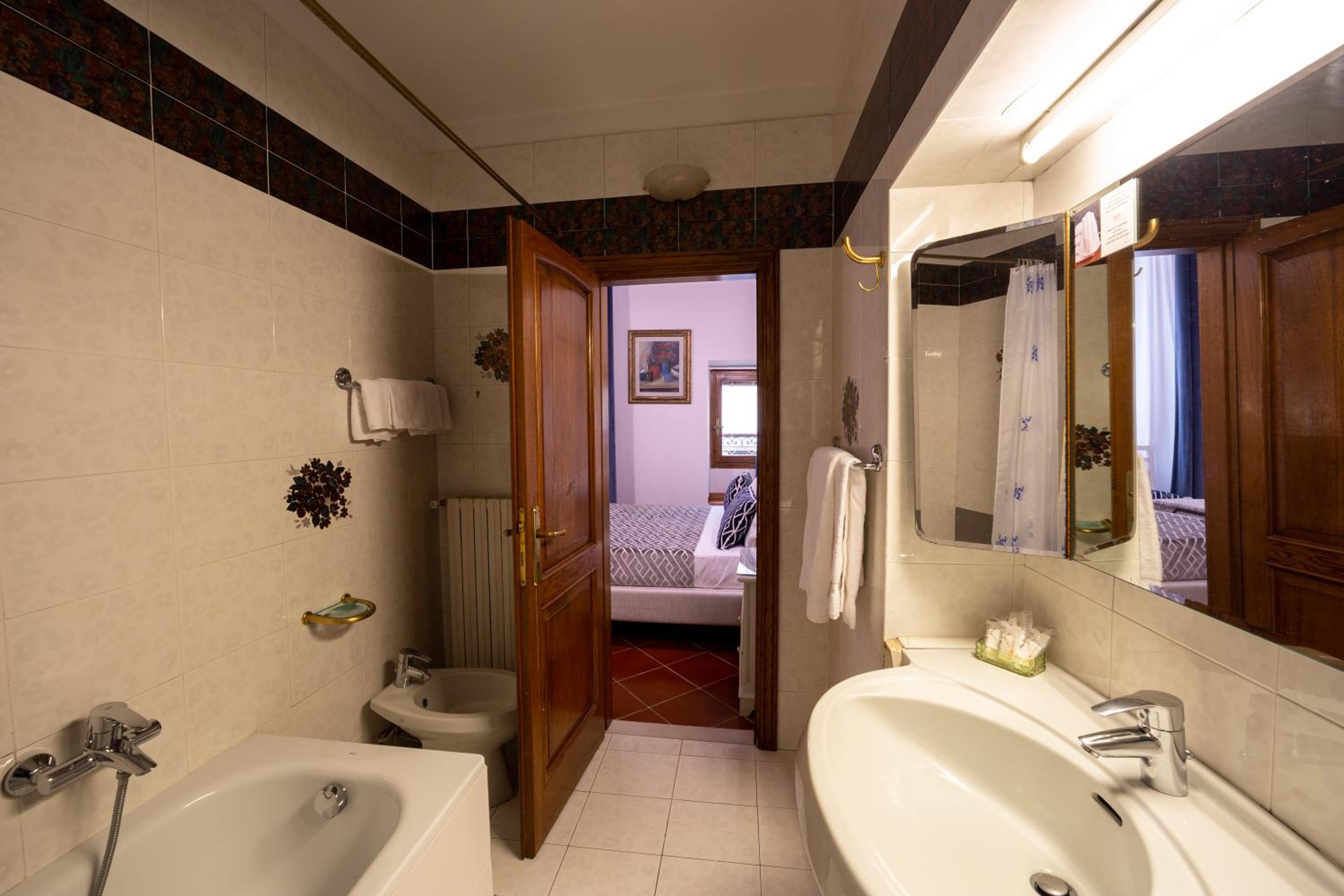 Family Double Room photo 3