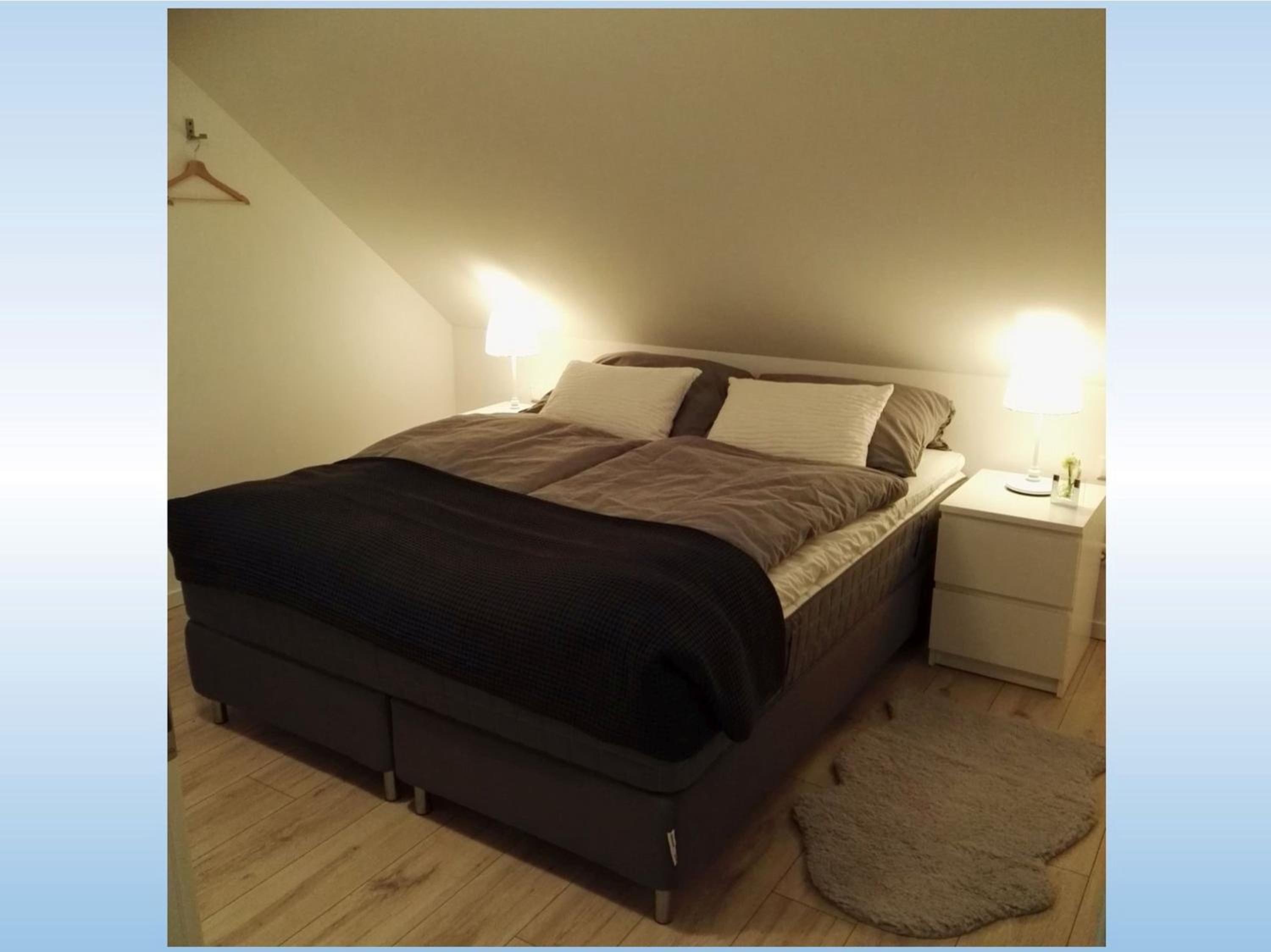 Three-Bedroom House photo 3