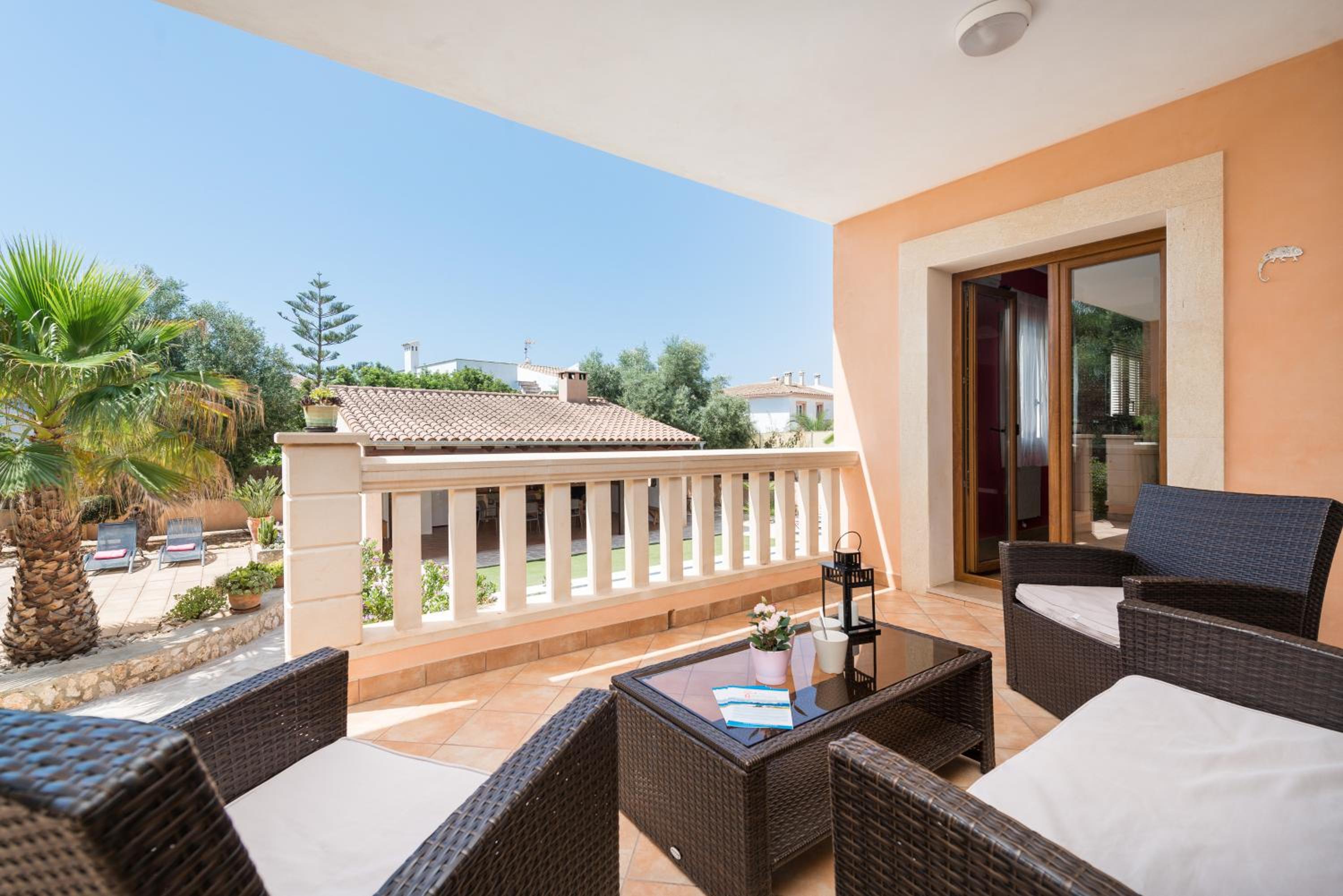 Villa photo 3