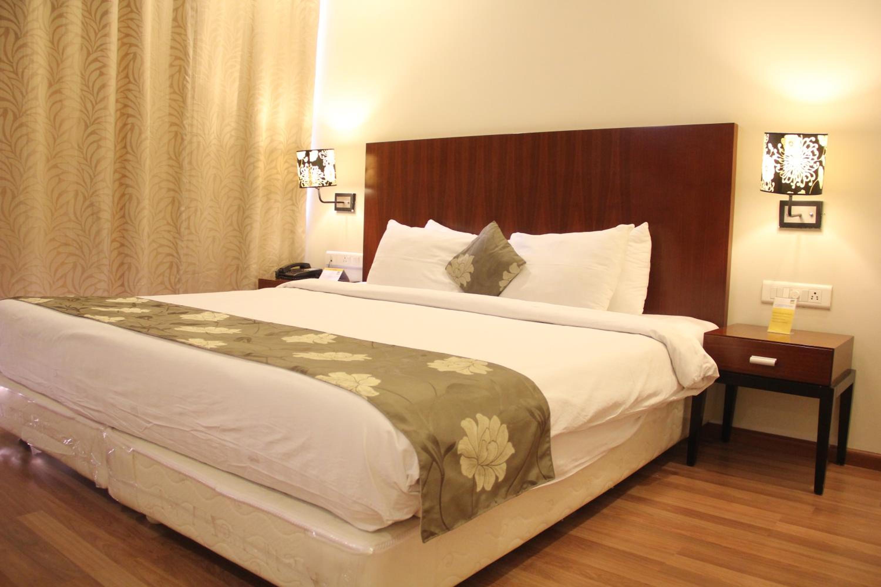 Business Double Room - Photo 1